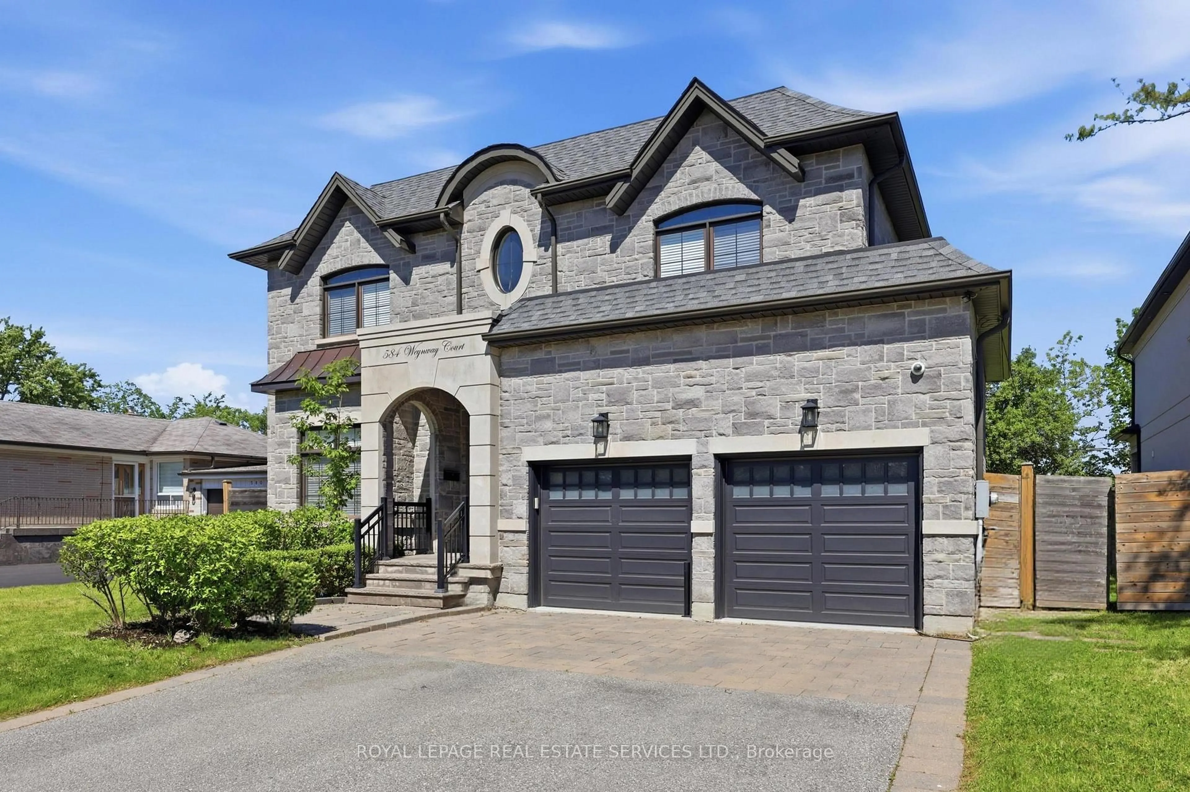 Home with brick exterior material, street for 584 Weynway Crt, Oakville Ontario L6L 4G7