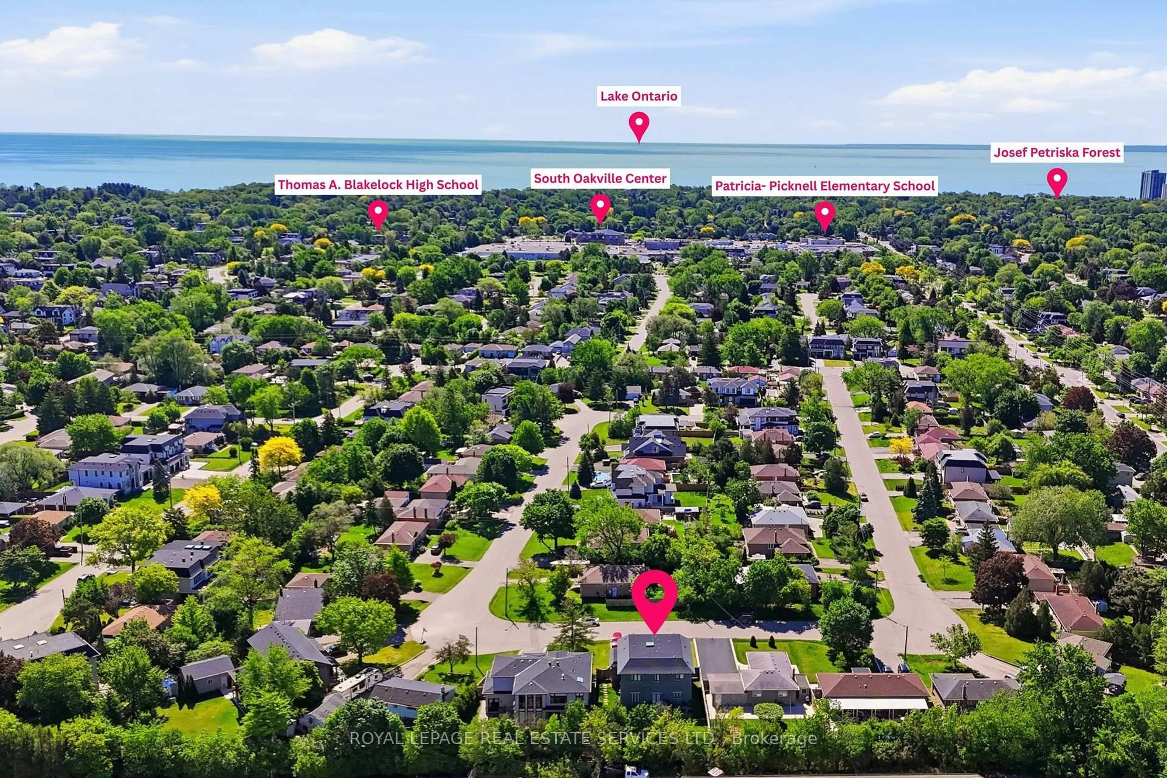 A pic from outside/outdoor area/front of a property/back of a property/a pic from drone, water/lake/river/ocean view for 584 Weynway Crt, Oakville Ontario L6L 4G7