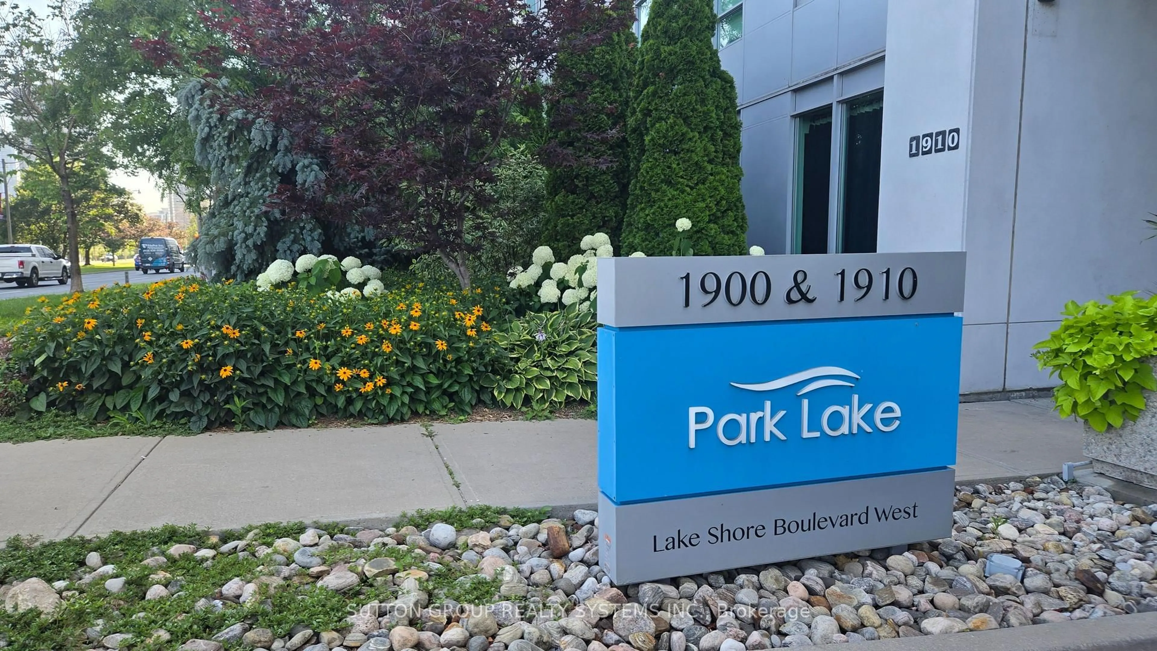 Lobby for 1910 Lake Shore Blvd #808, Toronto Ontario M6S 1A4