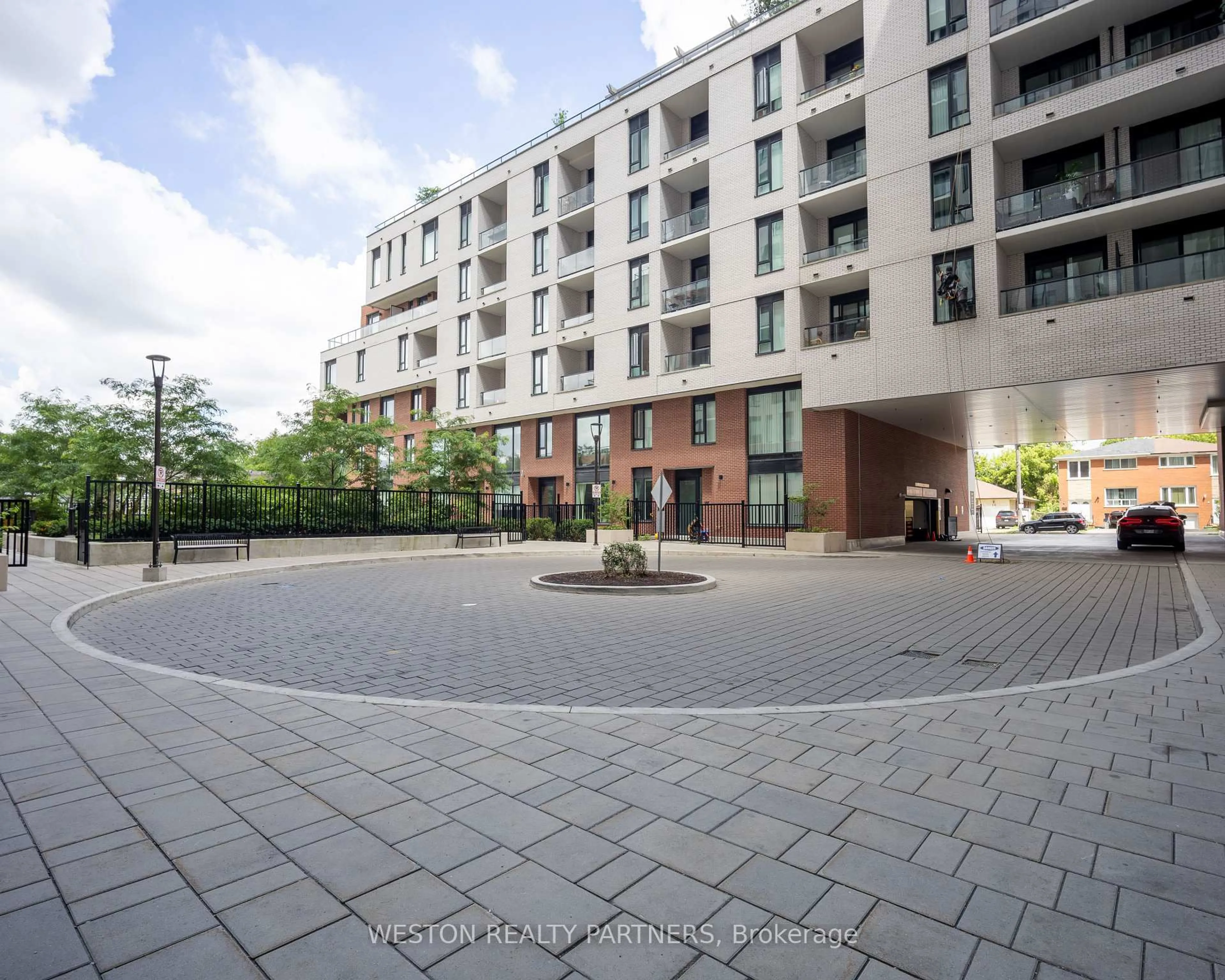 Patio, street for 3100 Keele St #605, Toronto Ontario M3M 2H4