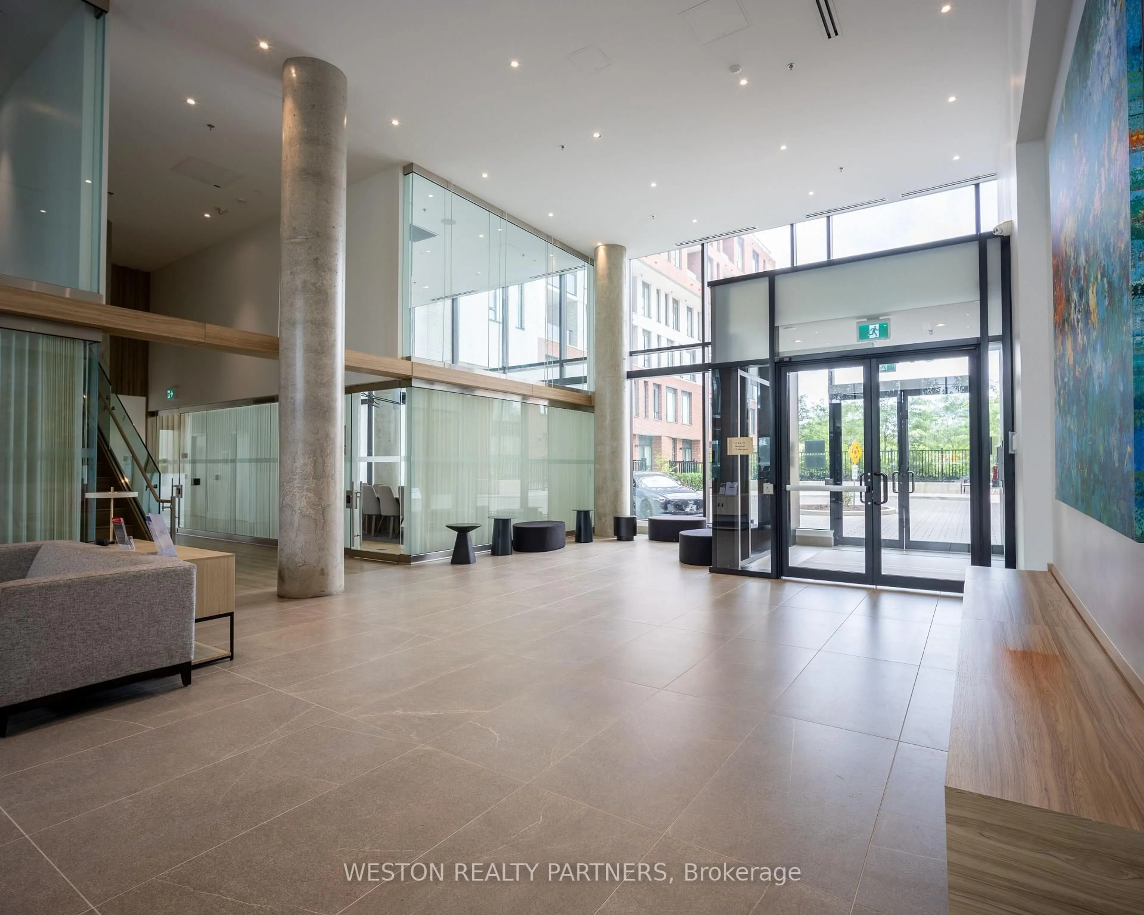 Indoor foyer for 3100 Keele St #605, Toronto Ontario M3M 2H4