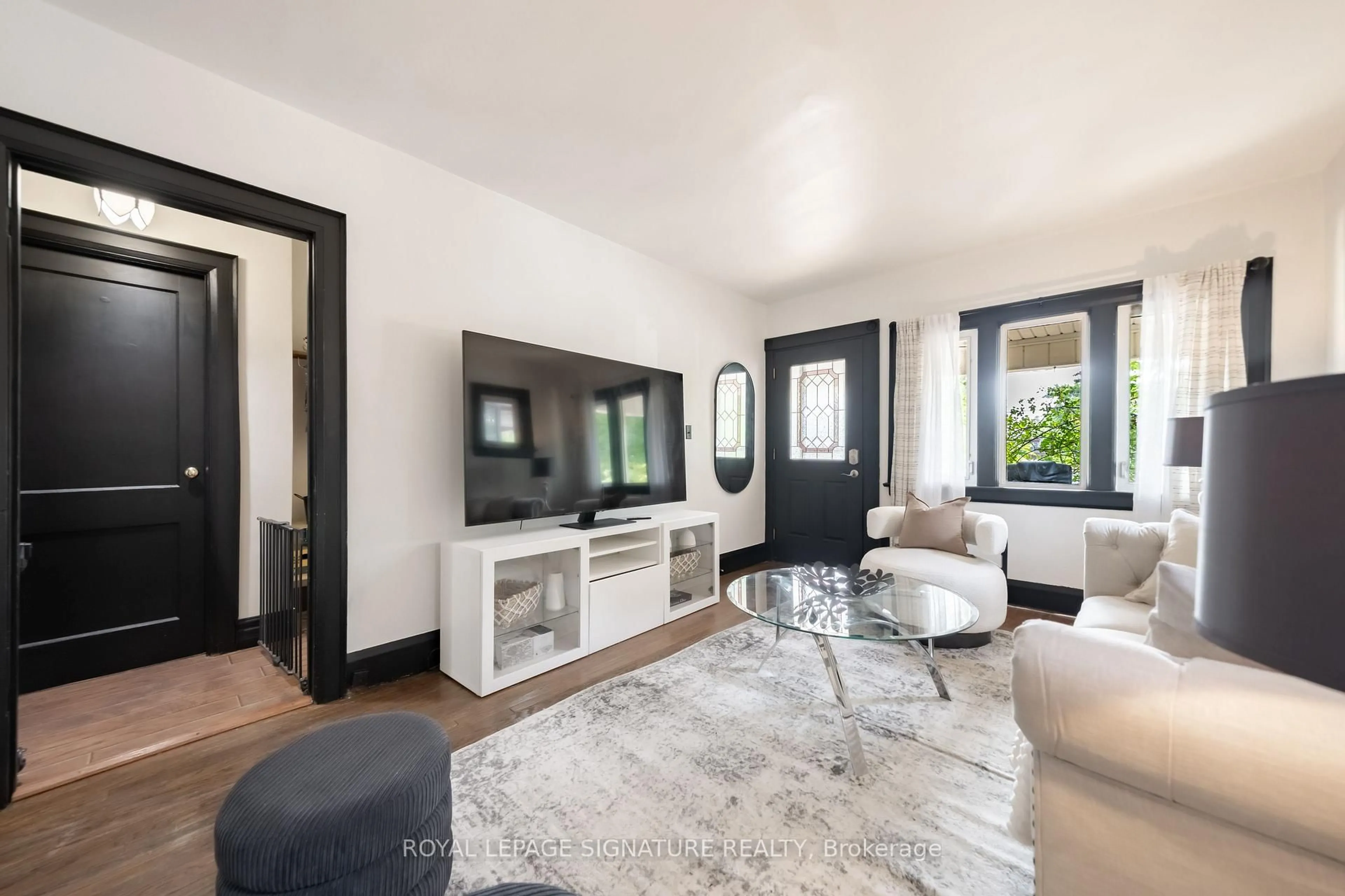 Living room with furniture, unknown for 234 John St, Toronto Ontario M9N 1K2