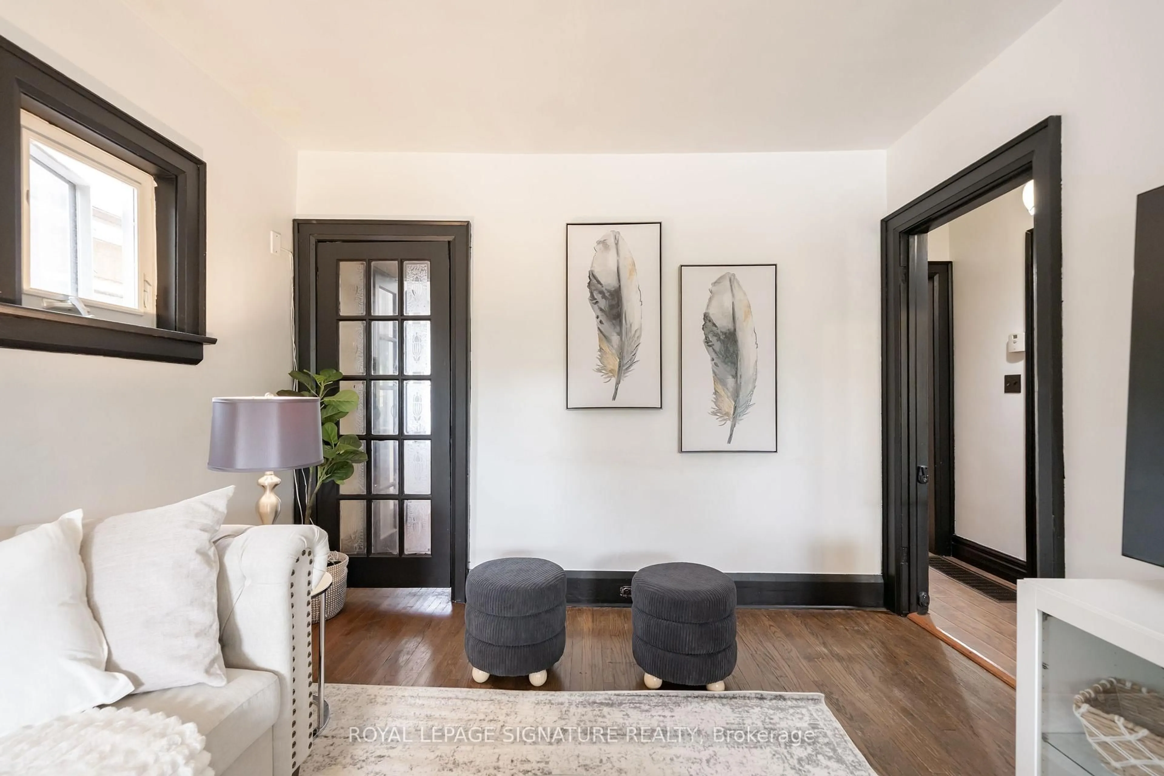 Indoor entryway for 234 John St, Toronto Ontario M9N 1K2