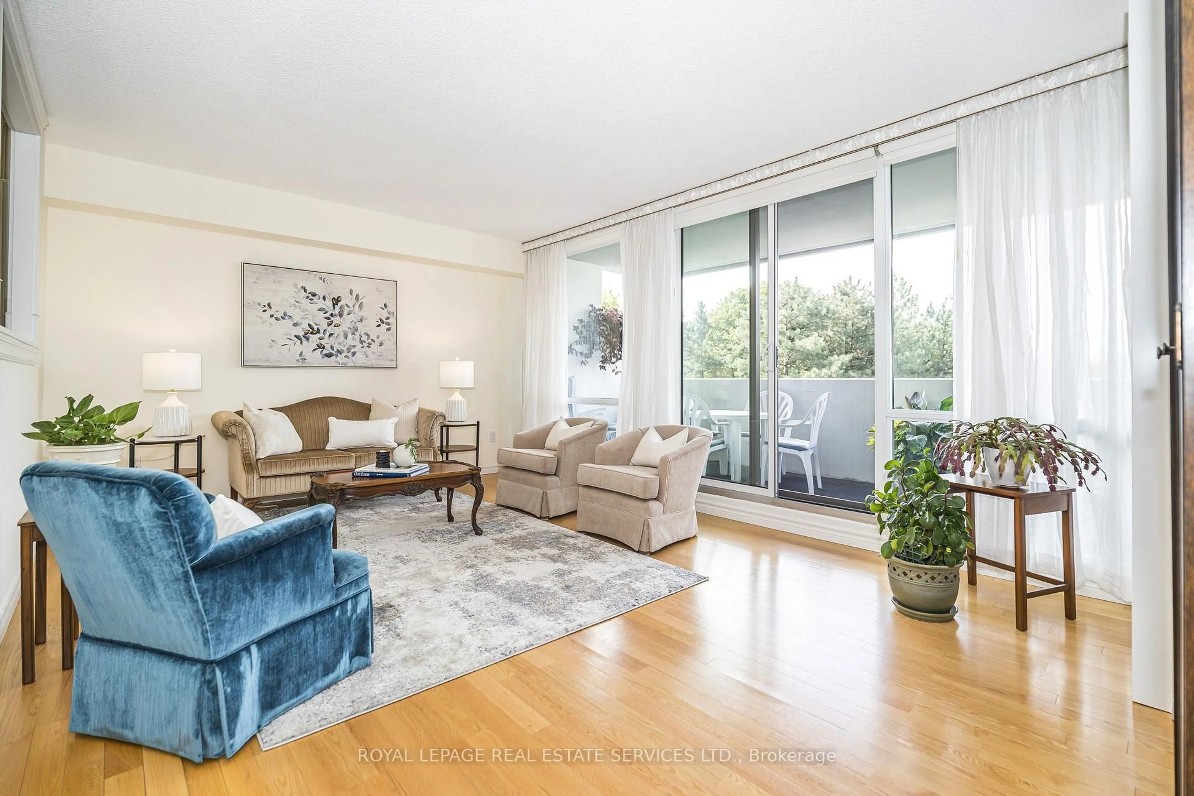 Living room with furniture, unknown for 250 Scarlett Rd #513, Toronto Ontario M6N 4X5