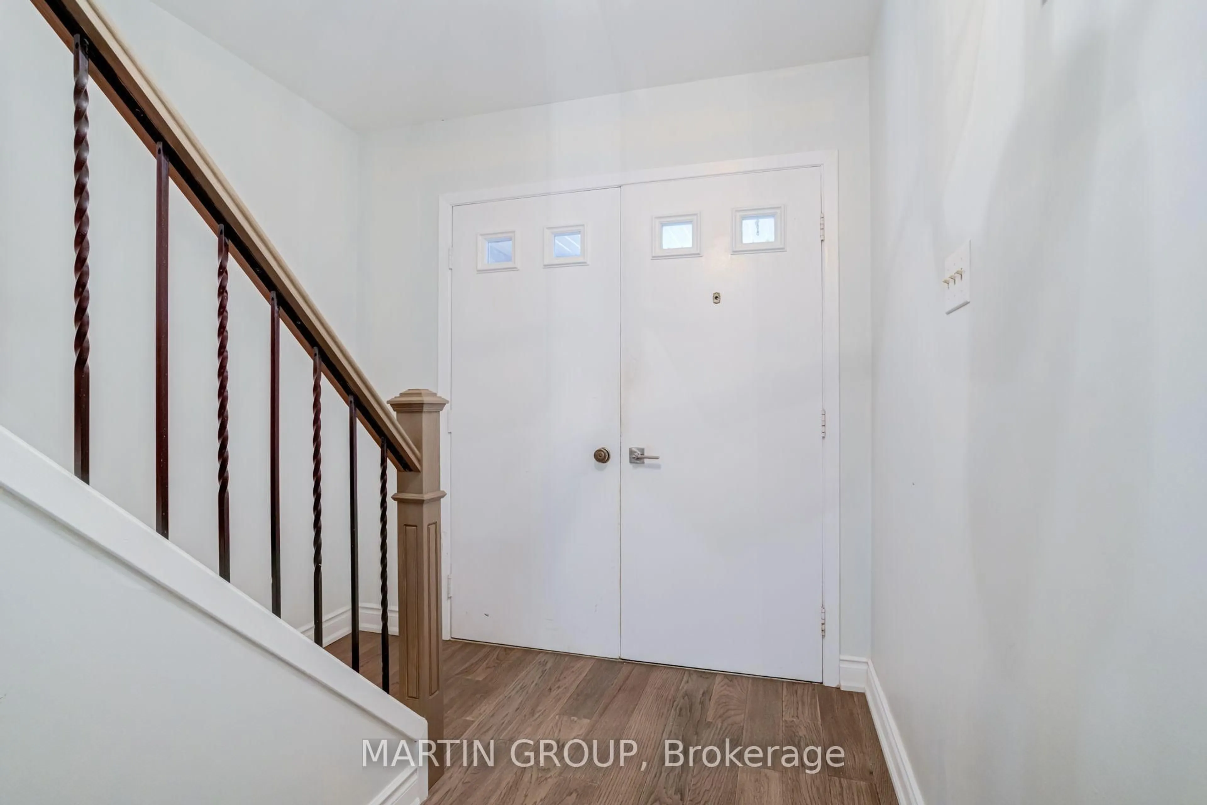 Indoor entryway for 5076 New St #23, Burlington Ontario L7L 1V1