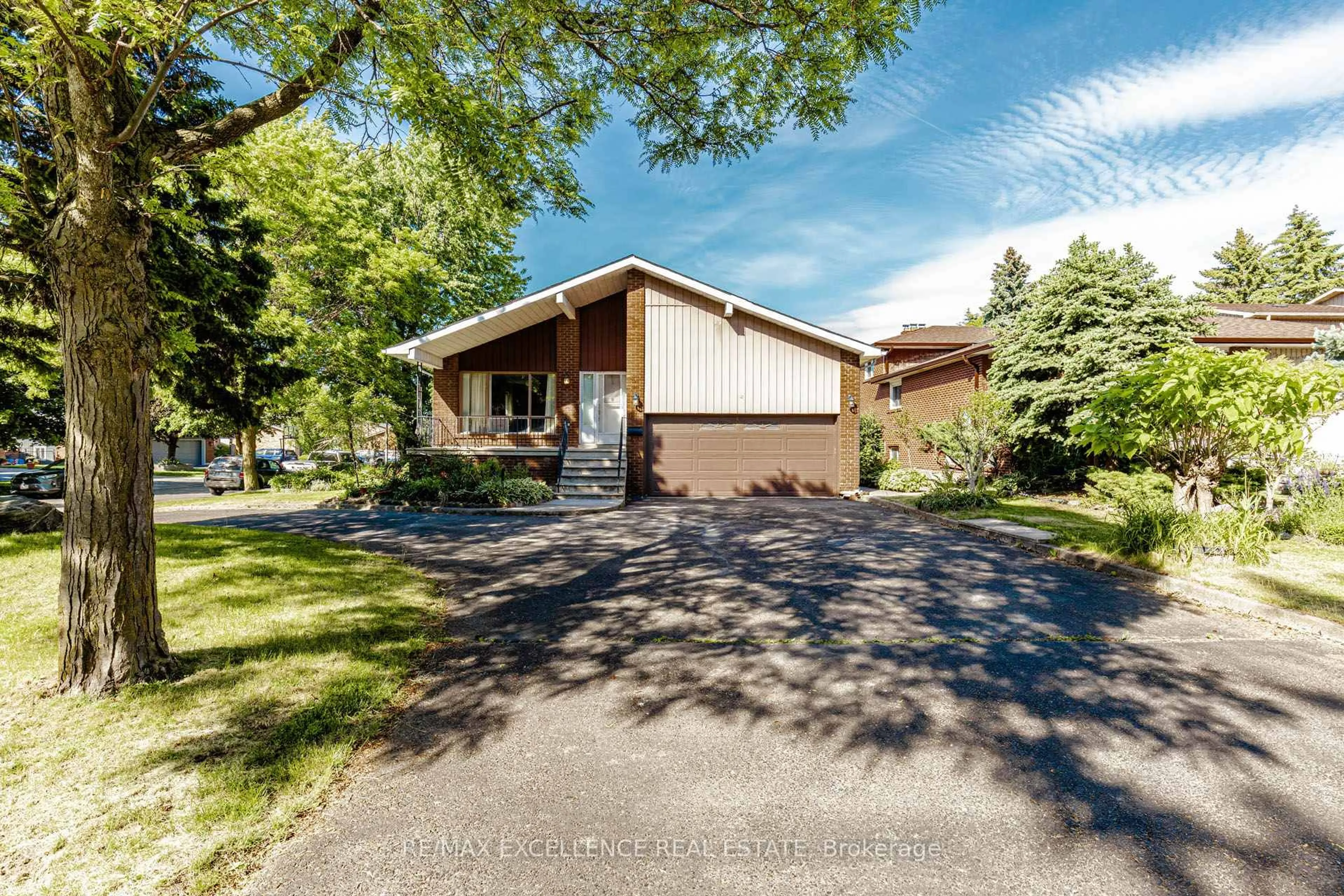 Unknown for 15 Maidstone Cres, Brampton Ontario L6S 2Z4