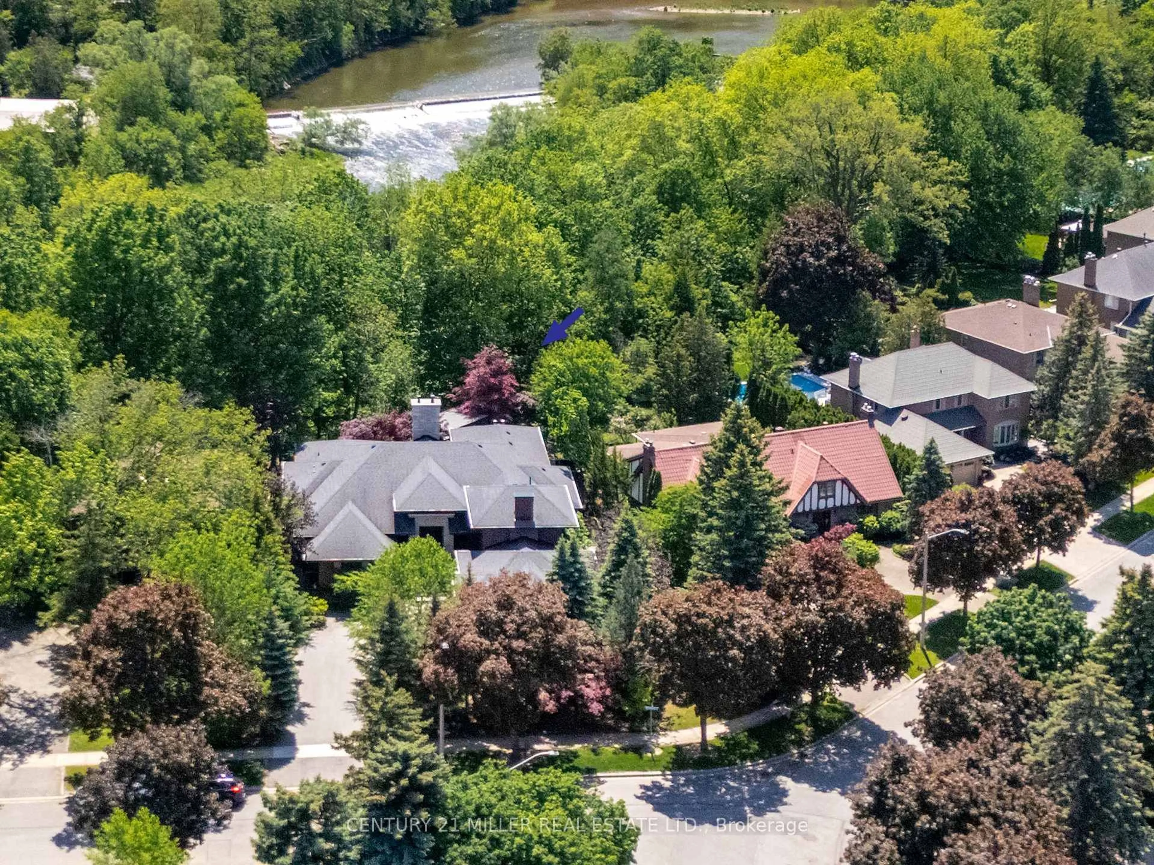 A pic from outside/outdoor area/front of a property/back of a property/a pic from drone, water/lake/river/ocean view for 5316 Drenkelly Crt, Mississauga Ontario L5M 2H4