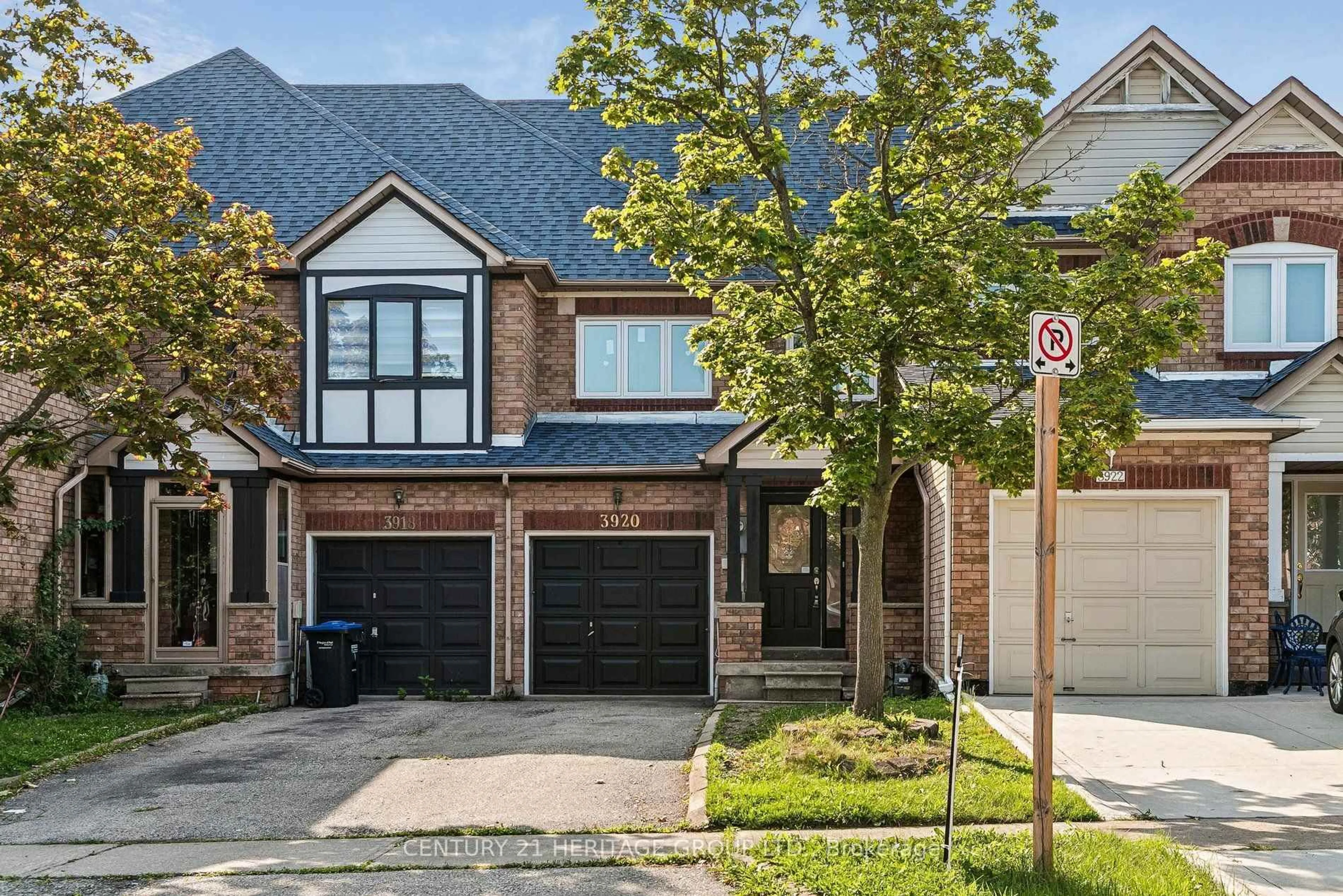 Home with brick exterior material, street for 3920 Zenith Crt, Mississauga Ontario L5N 7H7