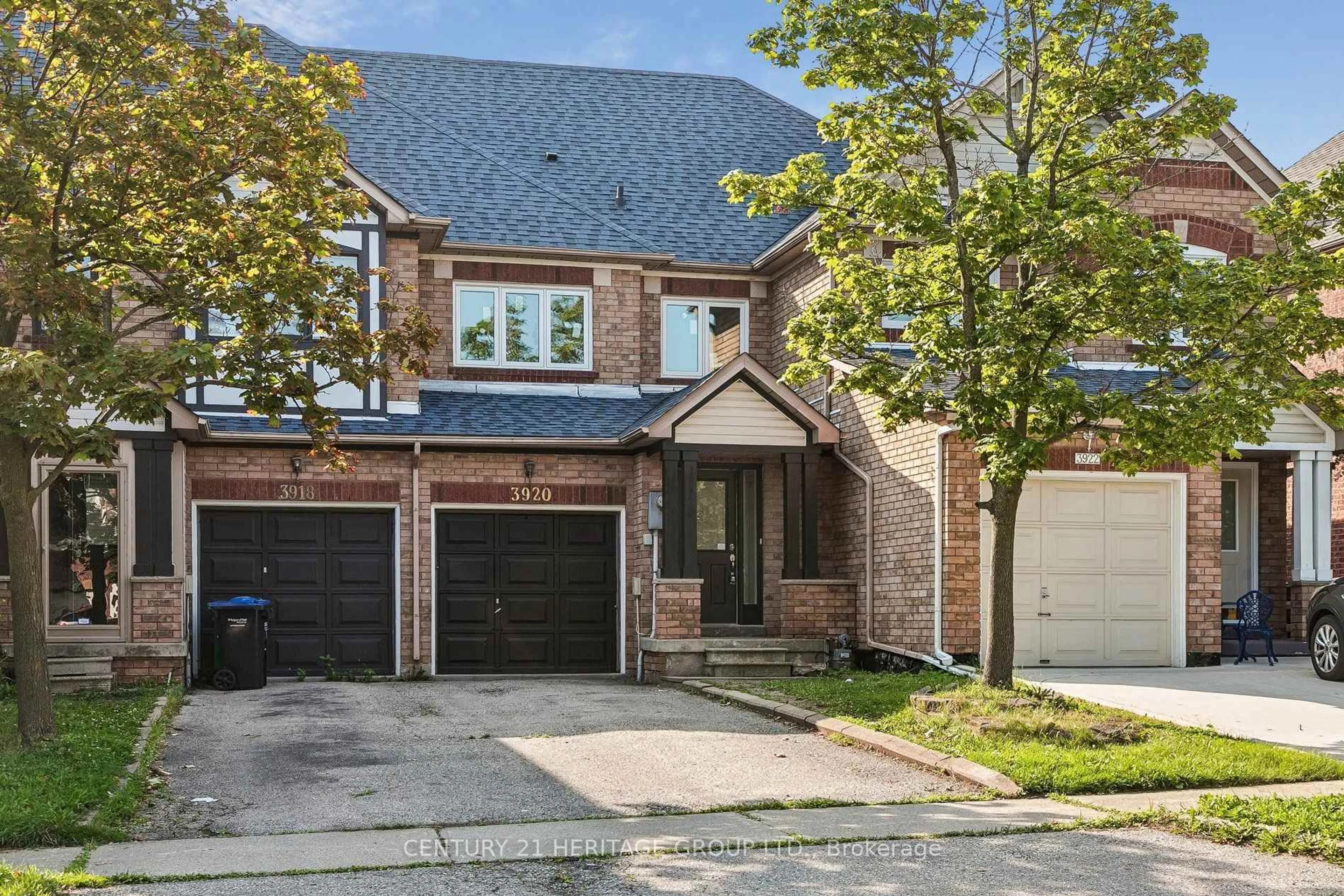 Home with brick exterior material, street for 3920 Zenith Crt, Mississauga Ontario L5N 7H7