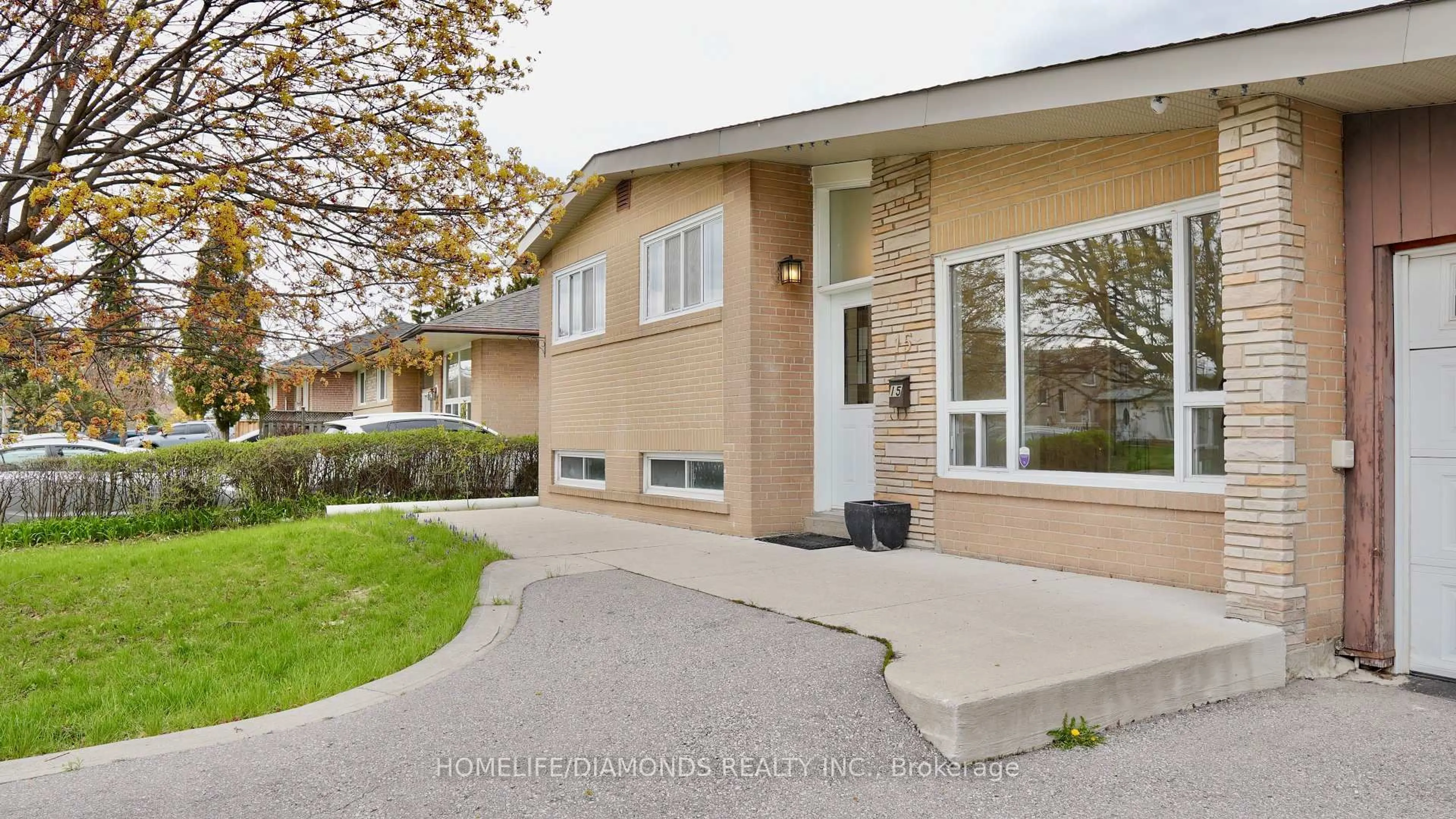 Unknown for 15 ATHLONE Ave, Brampton Ontario L6T 2N5
