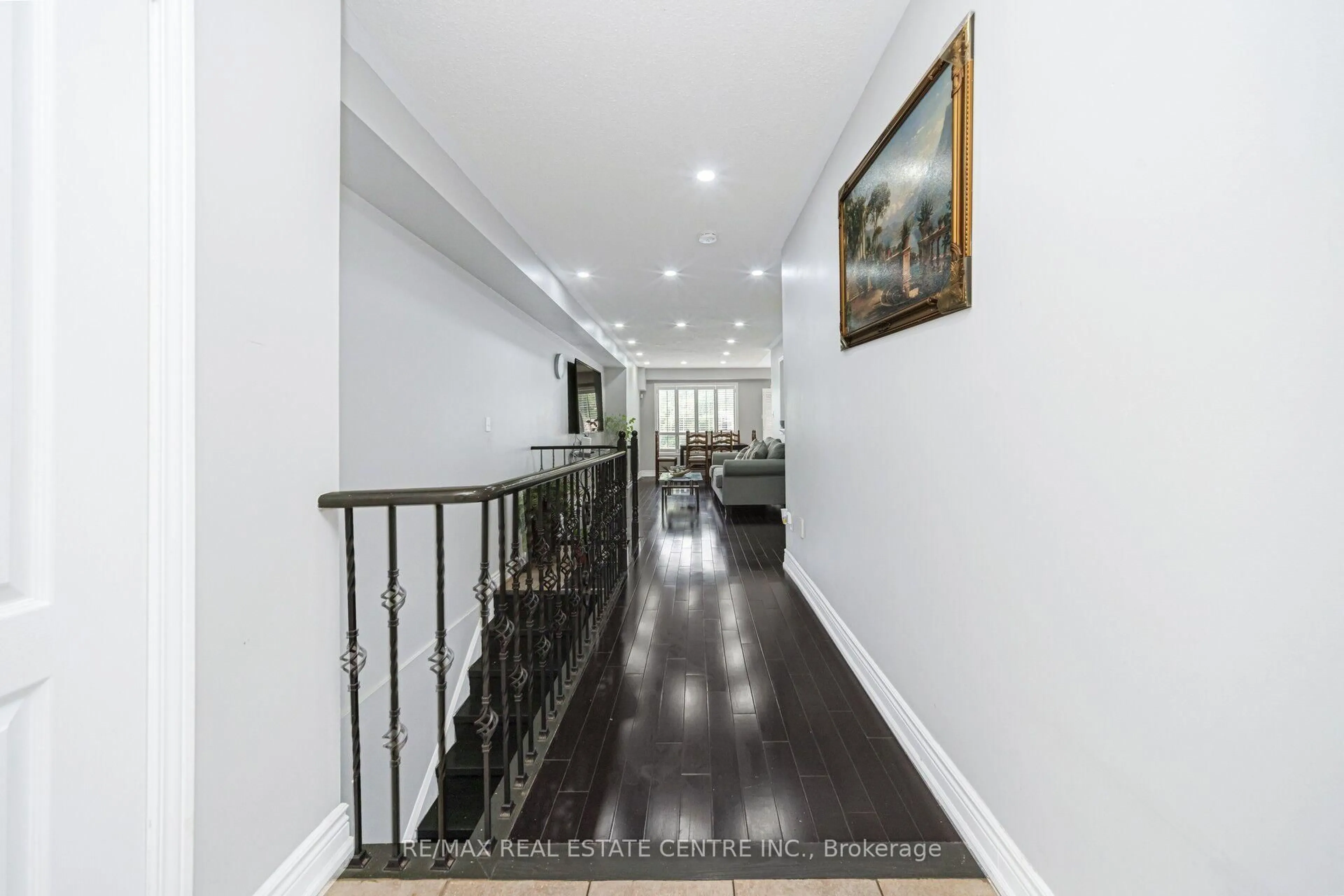 Indoor foyer for 770 Othello Crt ## 36, Mississauga Ontario L5W 1Y2