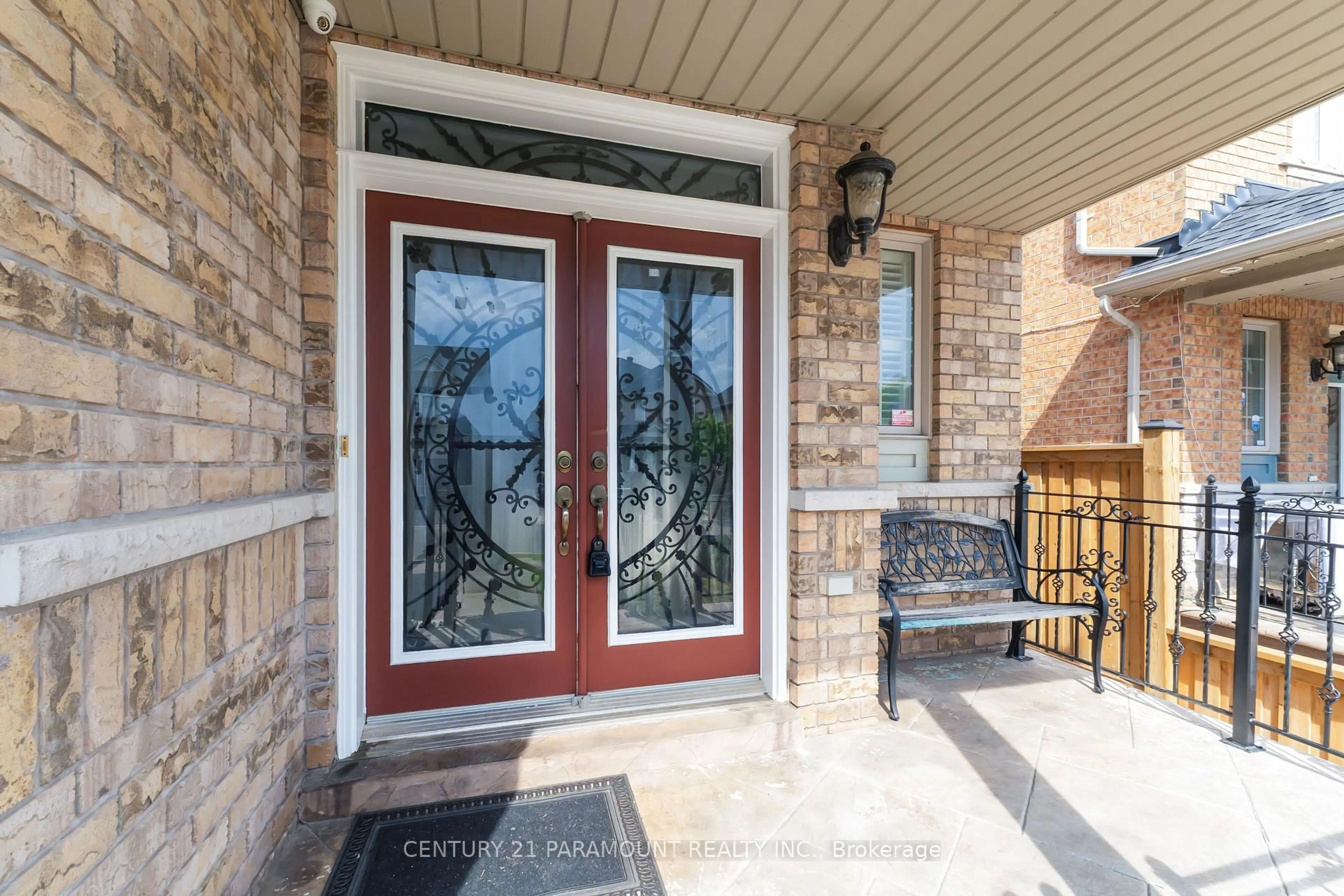 Indoor entryway for 56 Dovehaven Cres, Brampton Ontario L6P 2N8