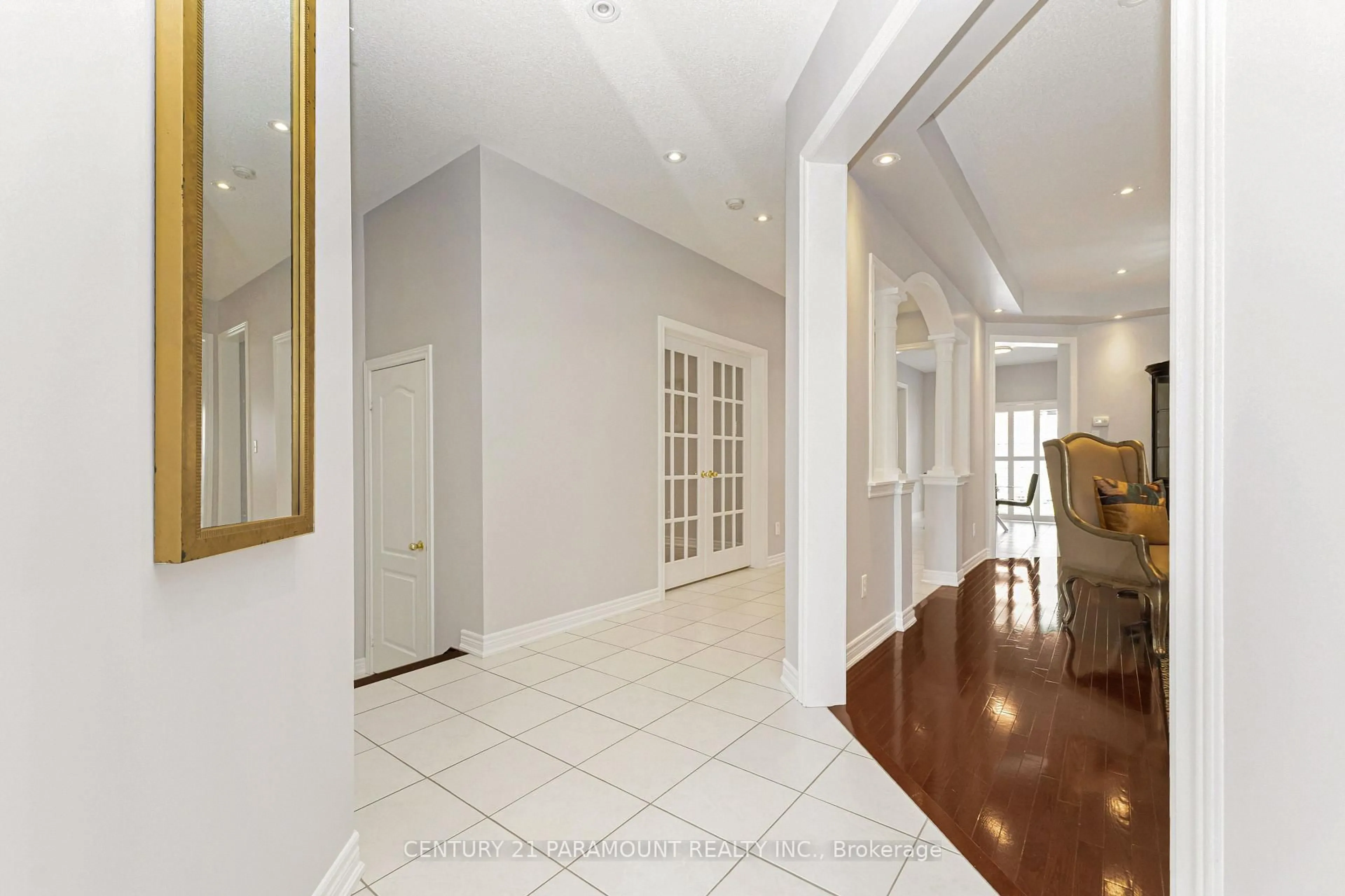 Indoor foyer for 56 Dovehaven Cres, Brampton Ontario L6P 2N8