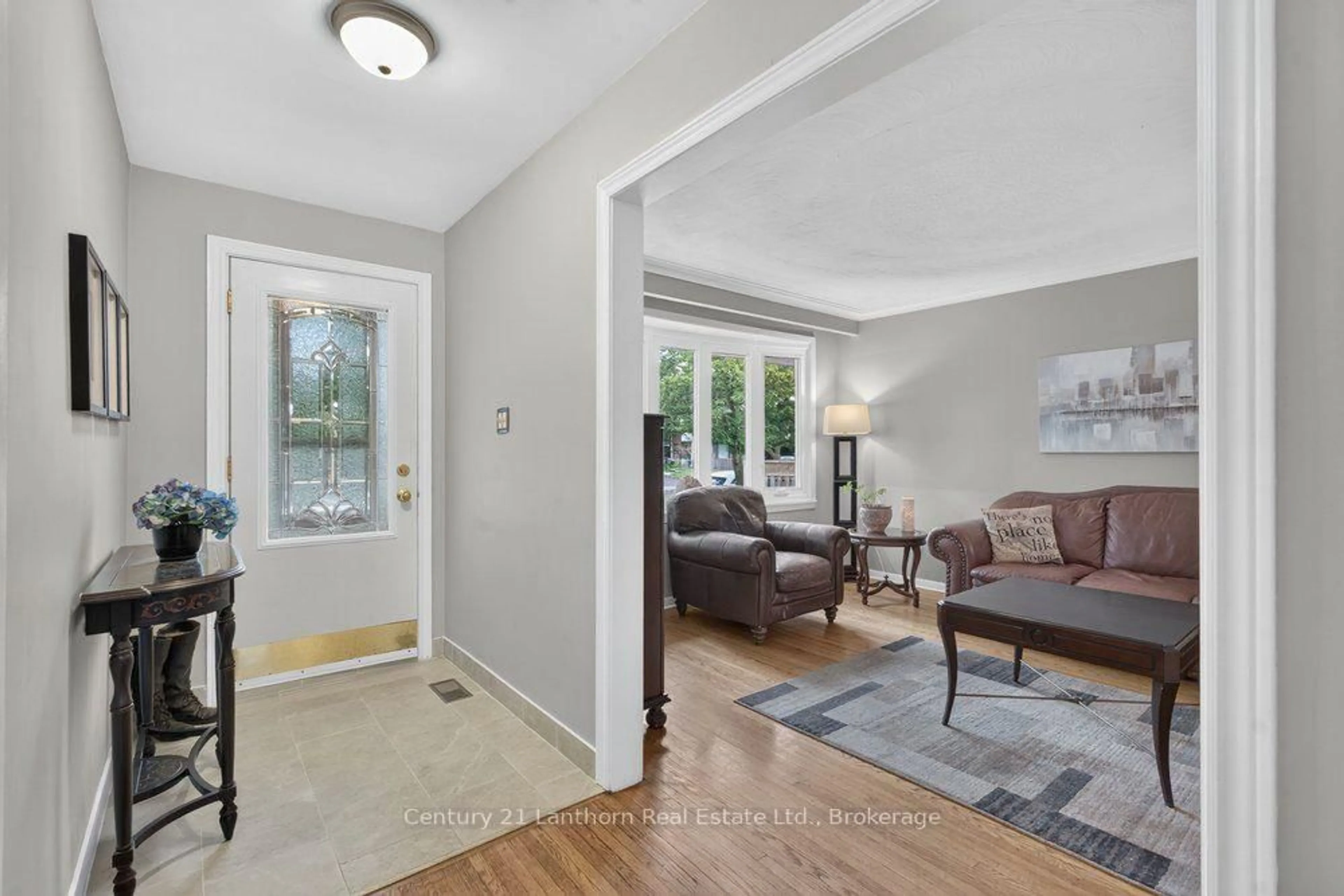 Indoor entryway for 333 Jeffcoat Dr, Toronto Ontario M9W 3E4