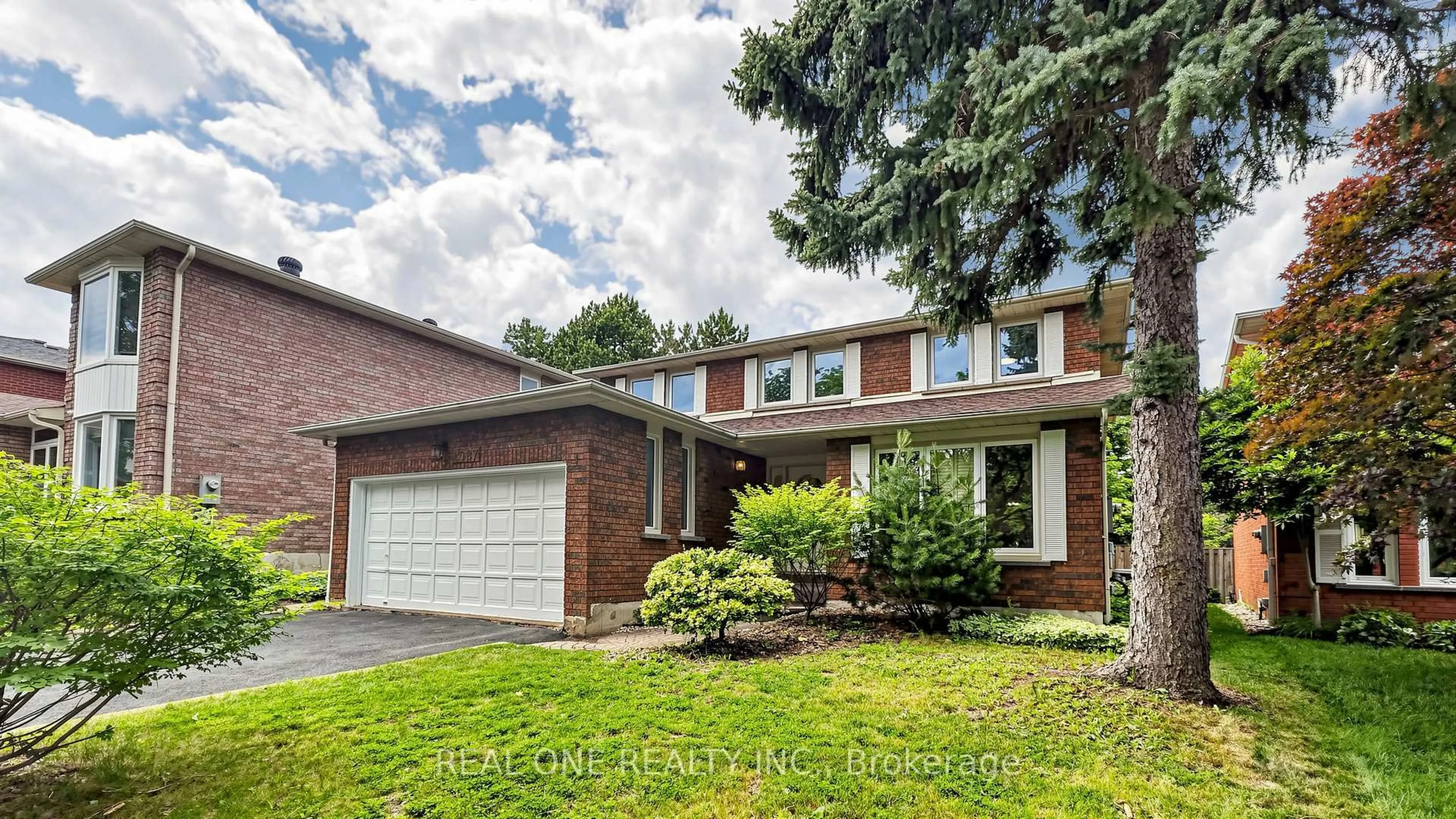 Home with brick exterior material, street for 2027 Roy Ivor Cres, Mississauga Ontario L5L 3N7
