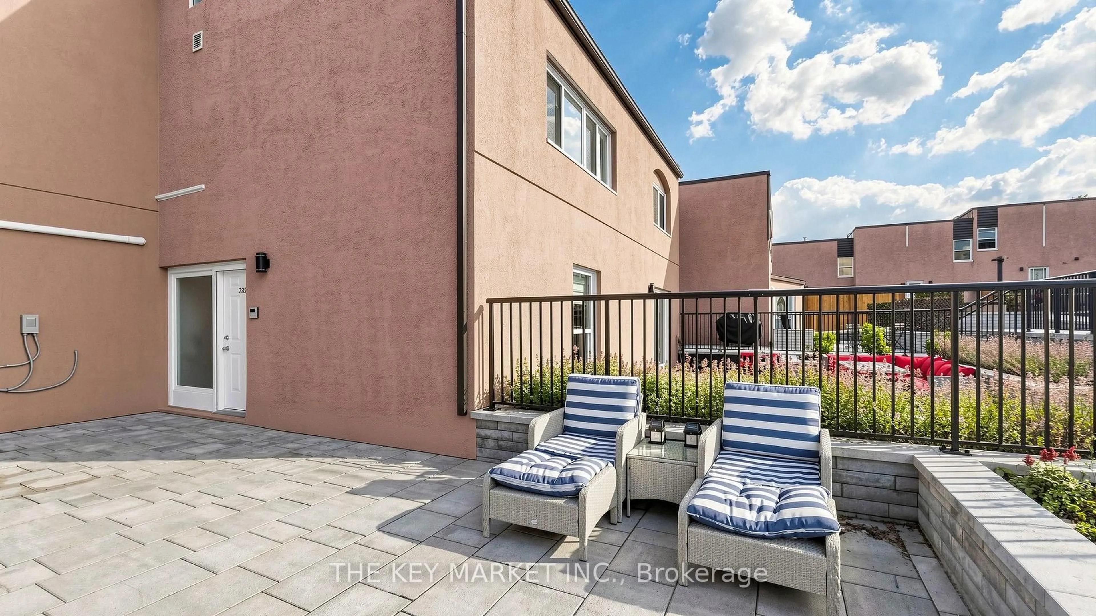 Patio, unknown for 3060 Constitution Blvd #289, Mississauga Ontario L4Y 3X8