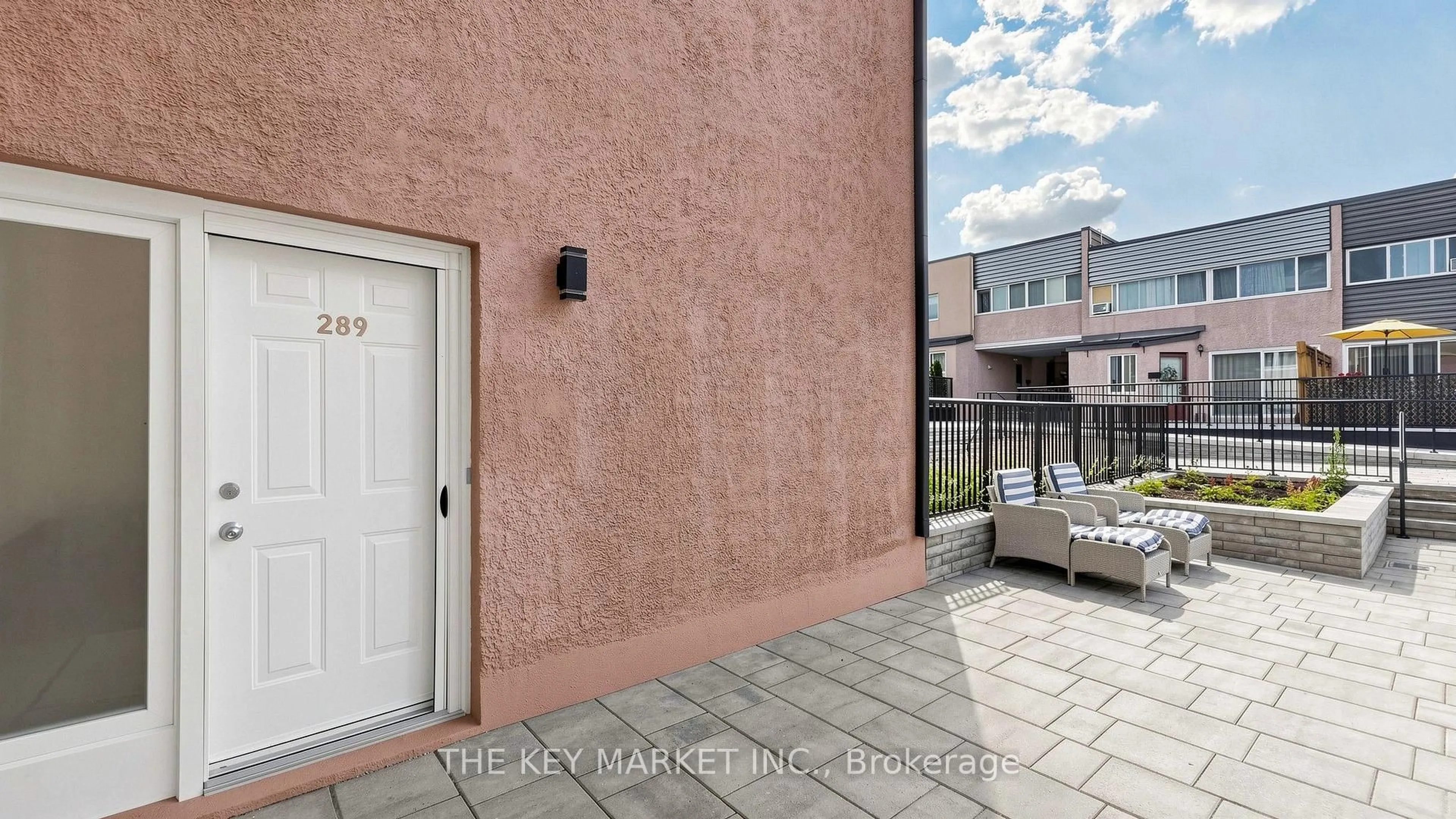 Patio, street for 3060 Constitution Blvd #289, Mississauga Ontario L4Y 3X8