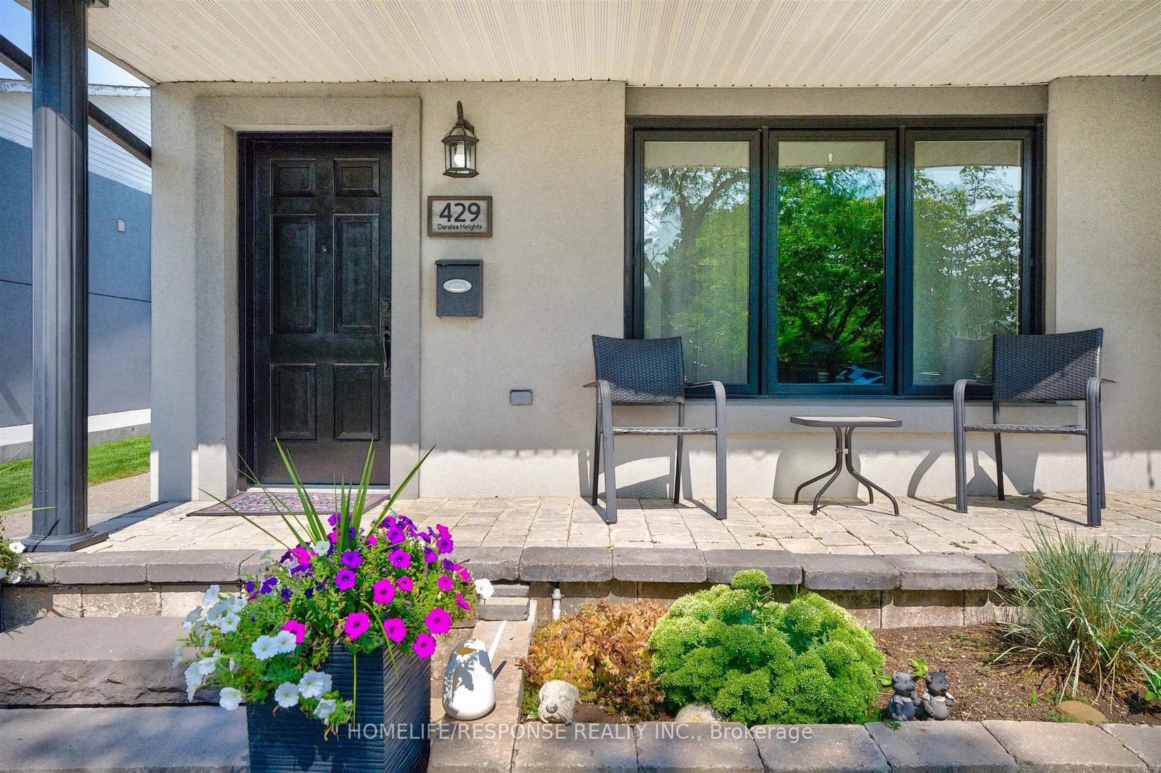 Patio, street for 429 DARALEA Hts, Mississauga Ontario L5A 3H7