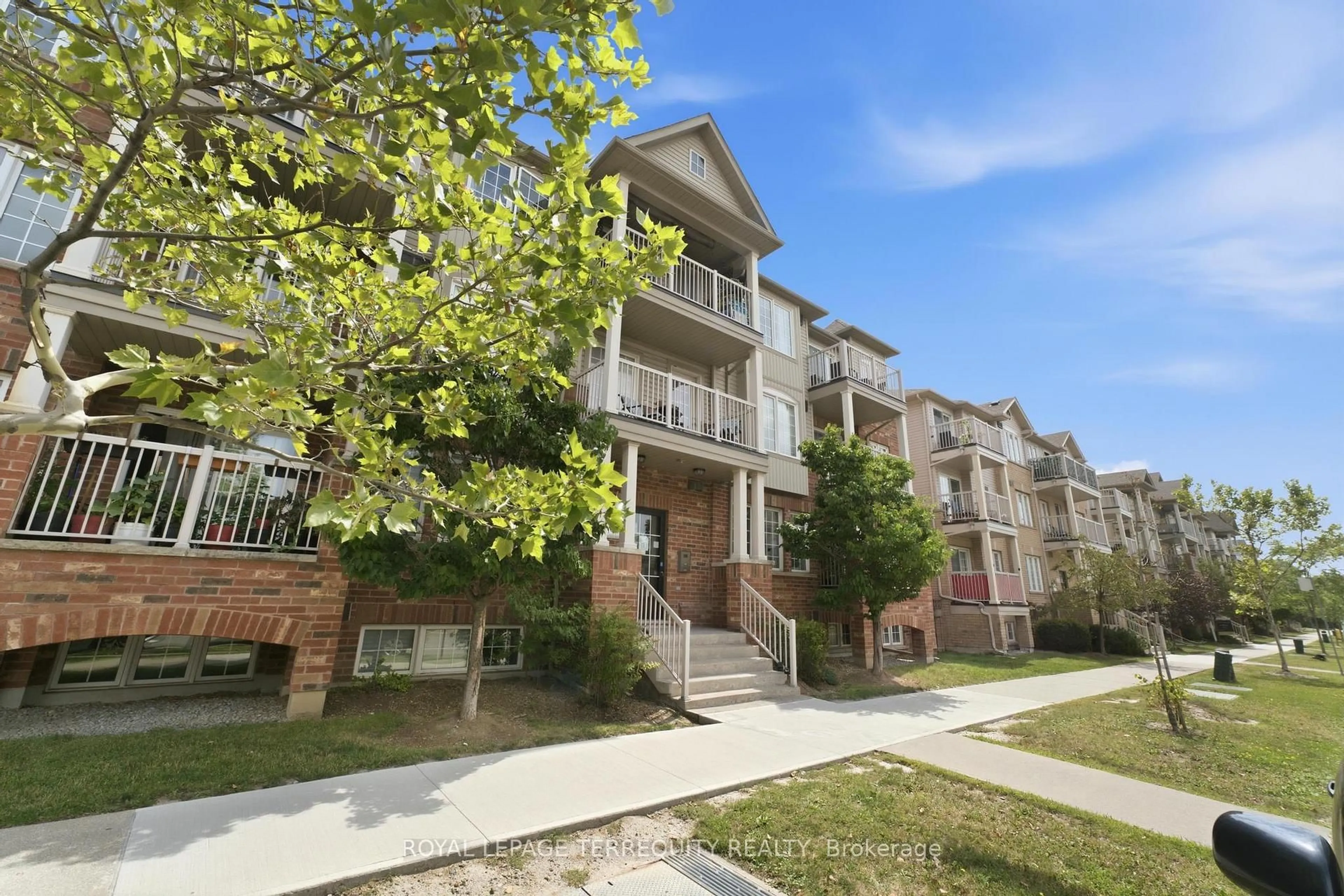 Unknown for 141 Isaac Devins Blvd #3, Toronto Ontario M9M 0C4