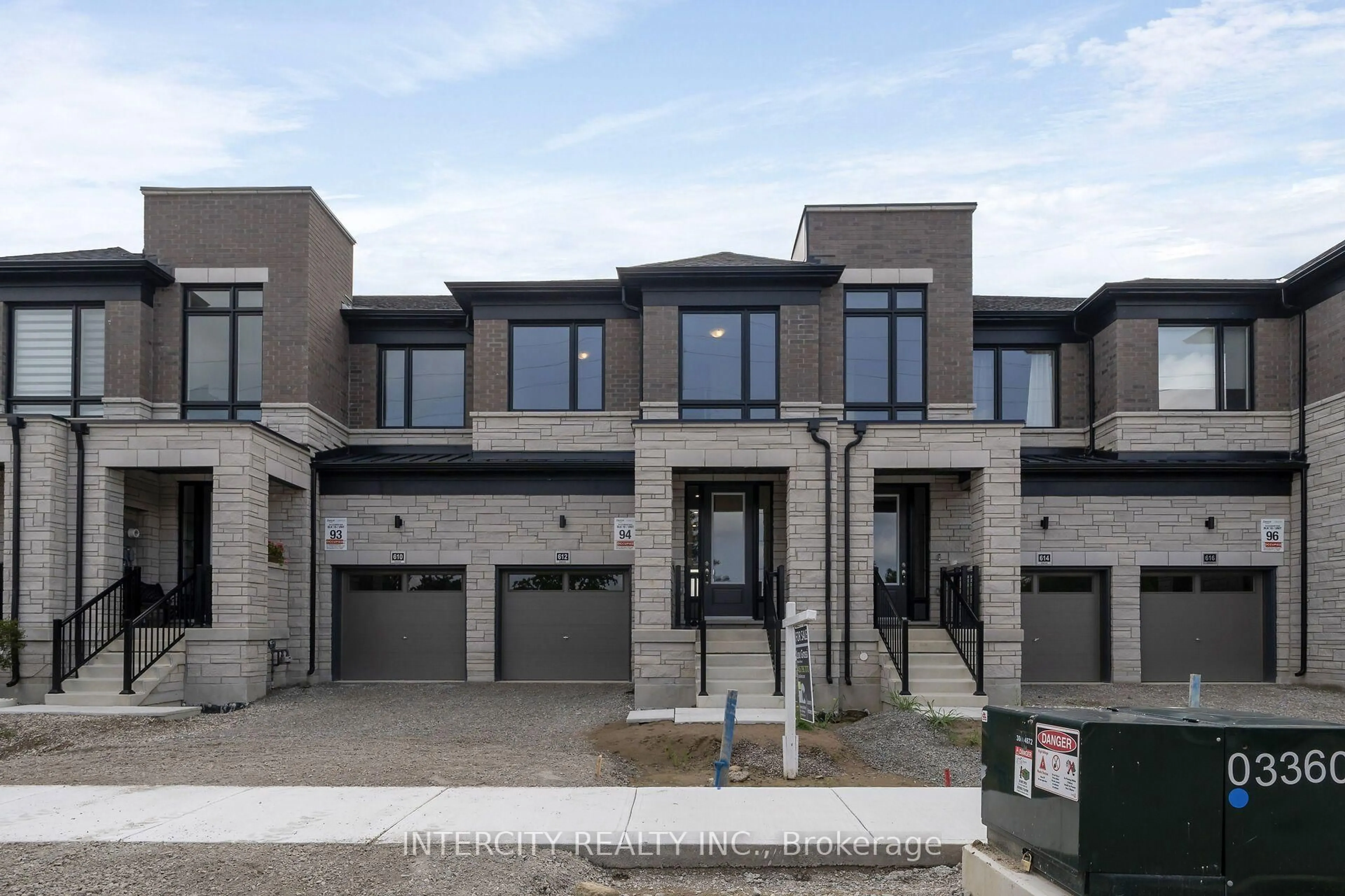 Home with brick exterior material, street for 612 Glasgow Rd, Caledon Ontario L7E 4N1