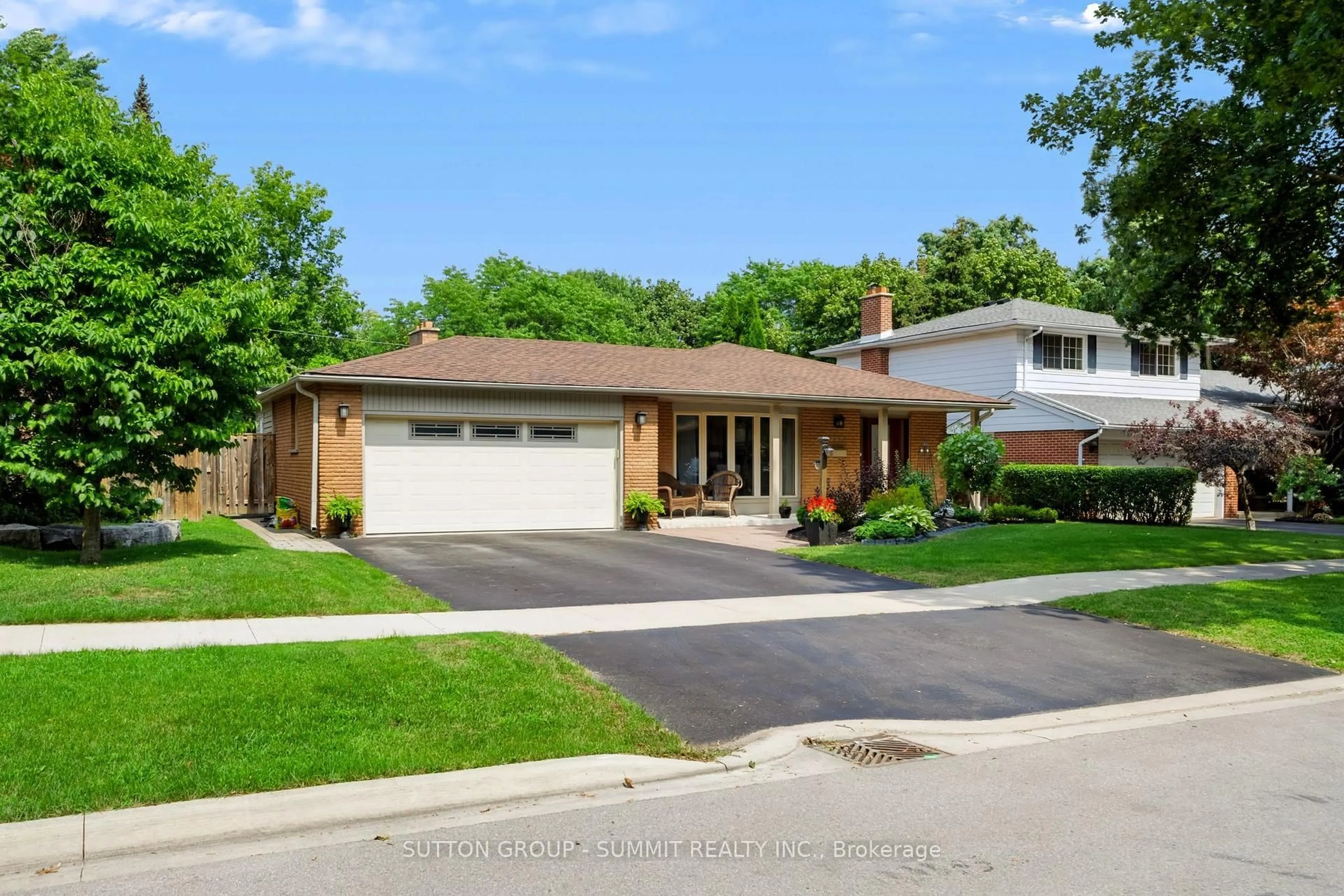 Home with brick exterior material, street for 659 Cherrywood Dr, Burlington Ontario L7T 3W9