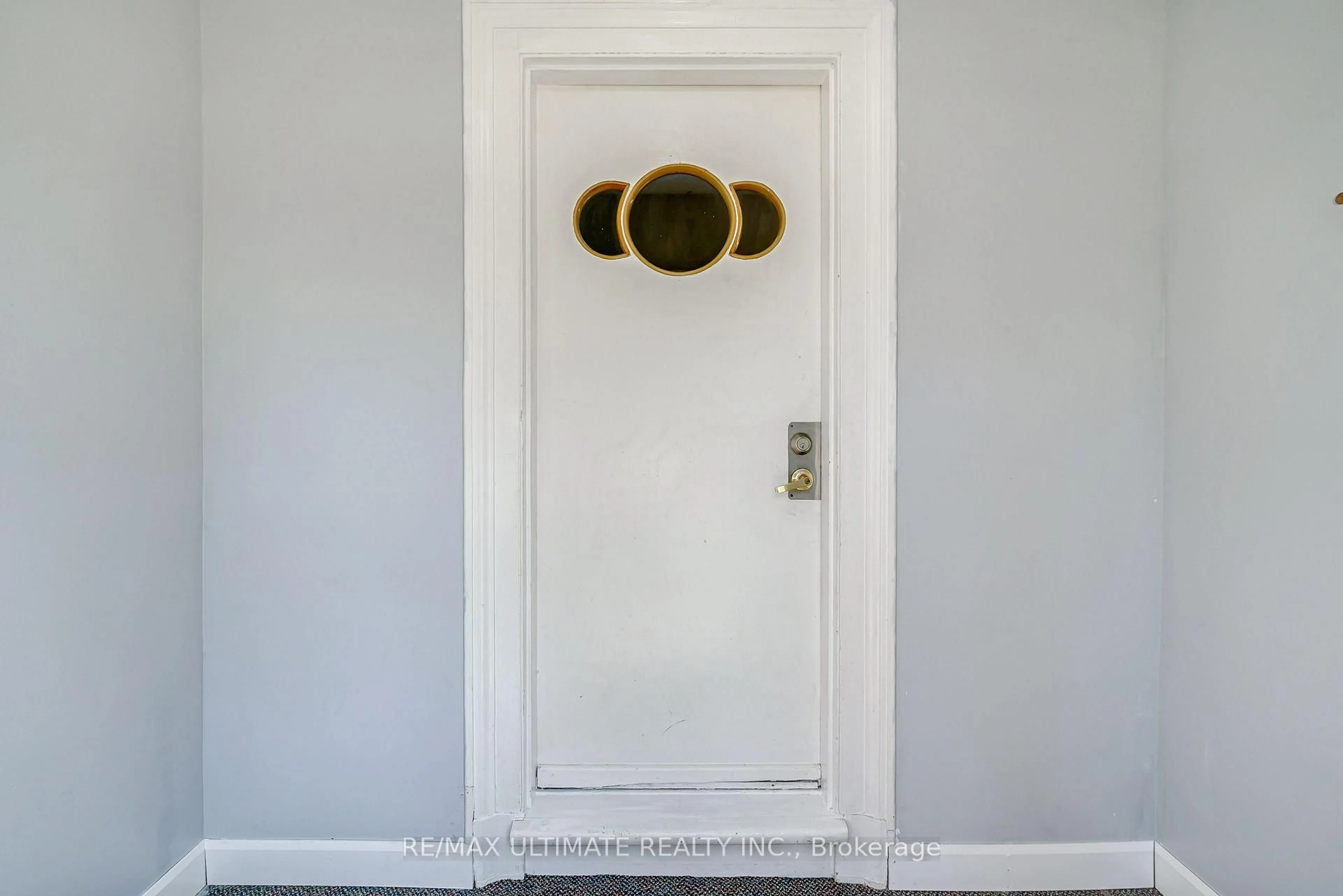 Indoor entryway for 632 Trethewey Dr, Toronto Ontario M6M 4C3