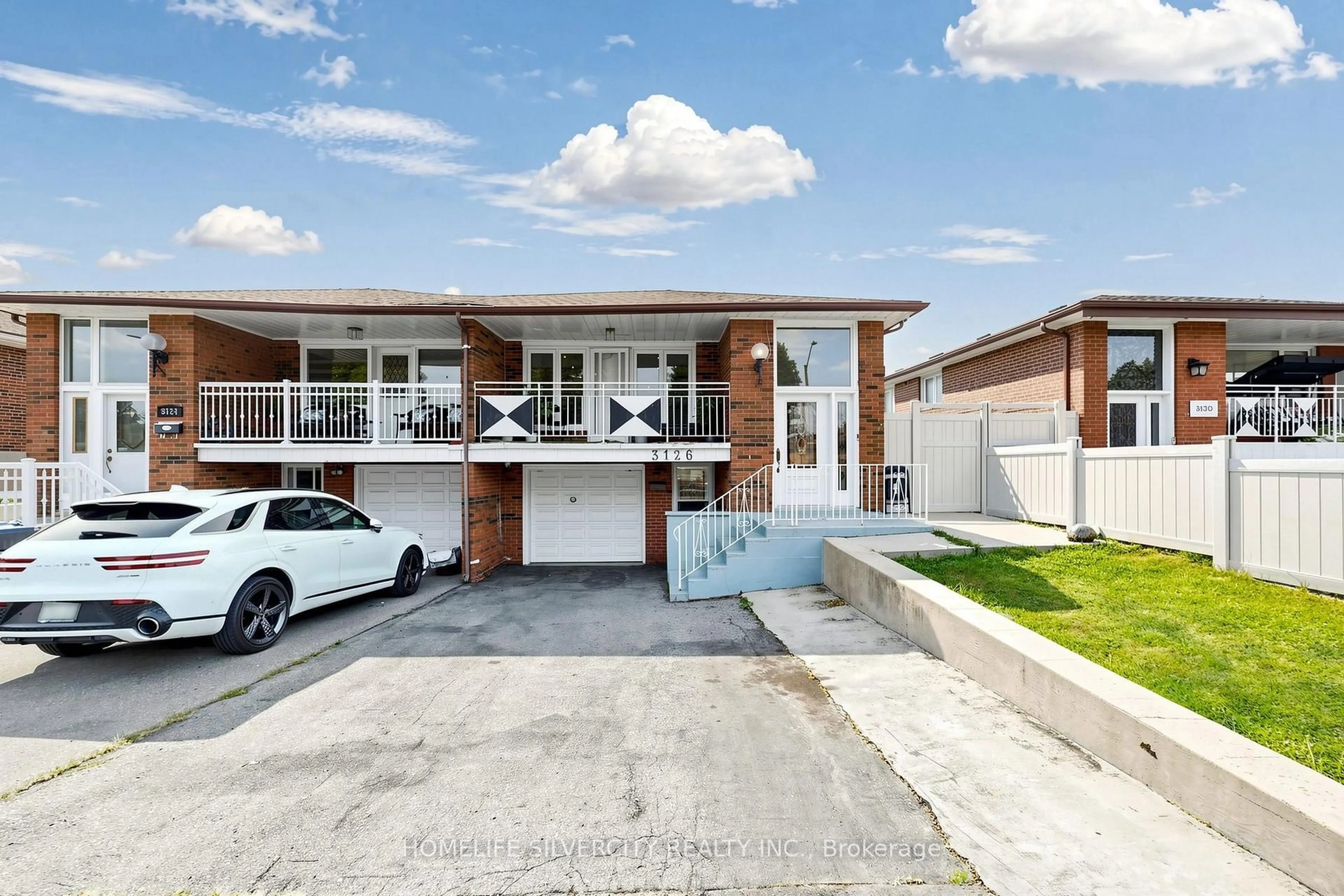 Home with brick exterior material, street for 3126 Redbank Cres, Mississauga Ontario L4T 1V1