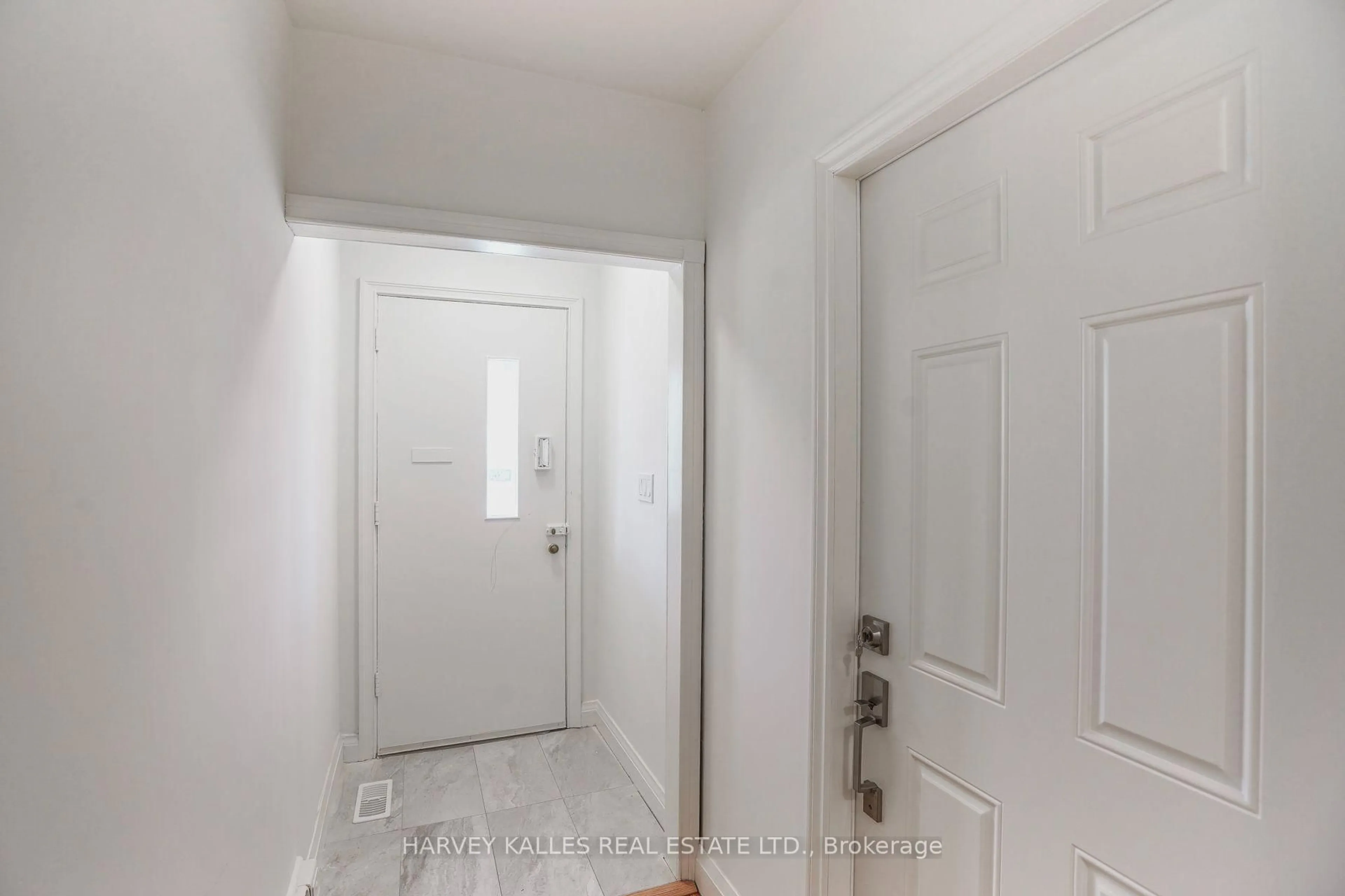 Unknown for 47 Stayner Ave, Toronto Ontario M6B 1N5