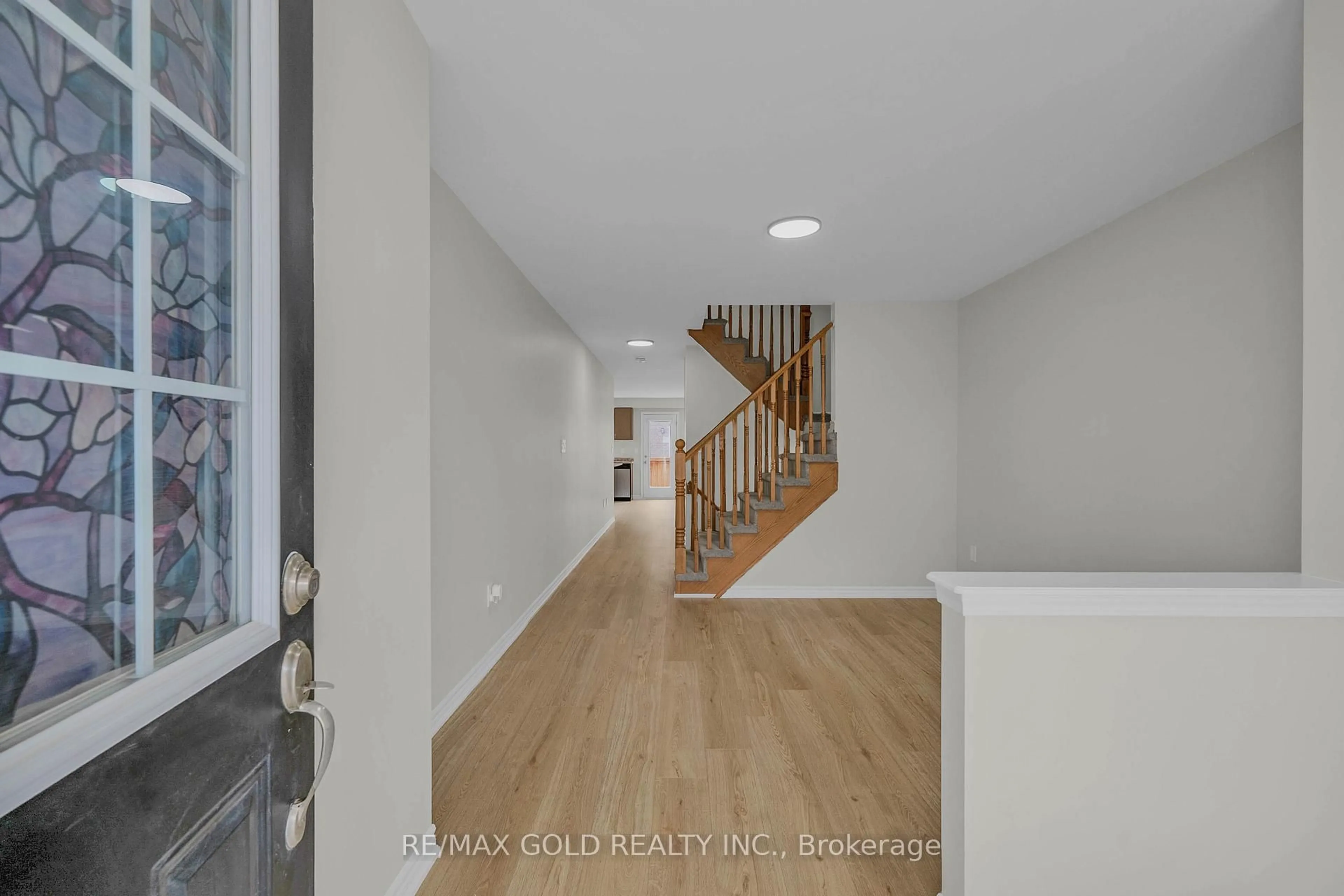 Indoor entryway for 94 Benhurst Cres, Brampton Ontario L7A 5A5