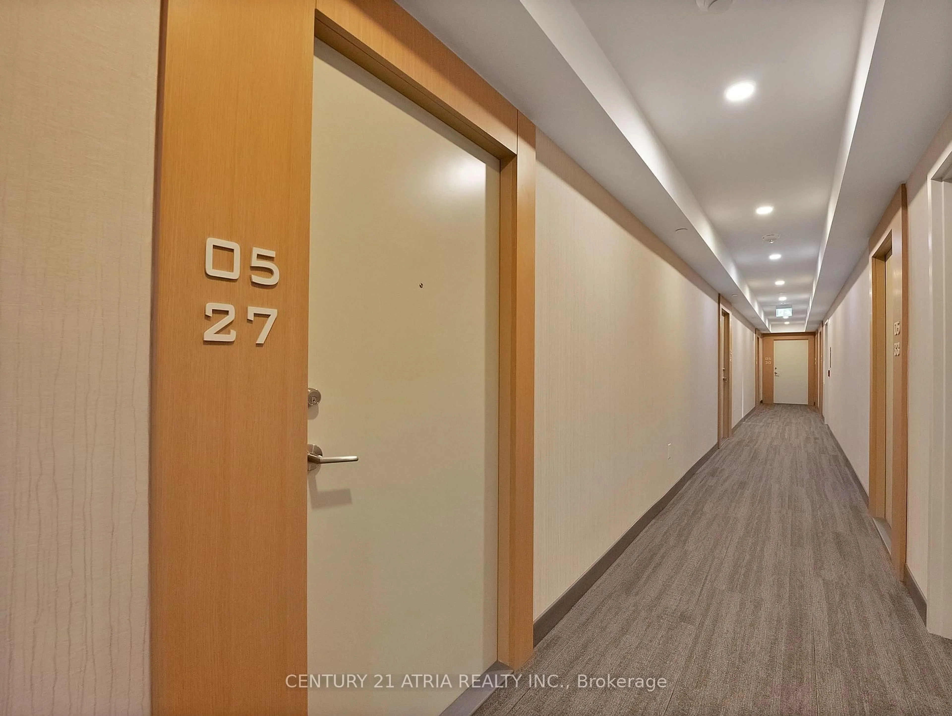 Indoor foyer for 1100 Sheppard Ave #527, Toronto Ontario M3K 0E4