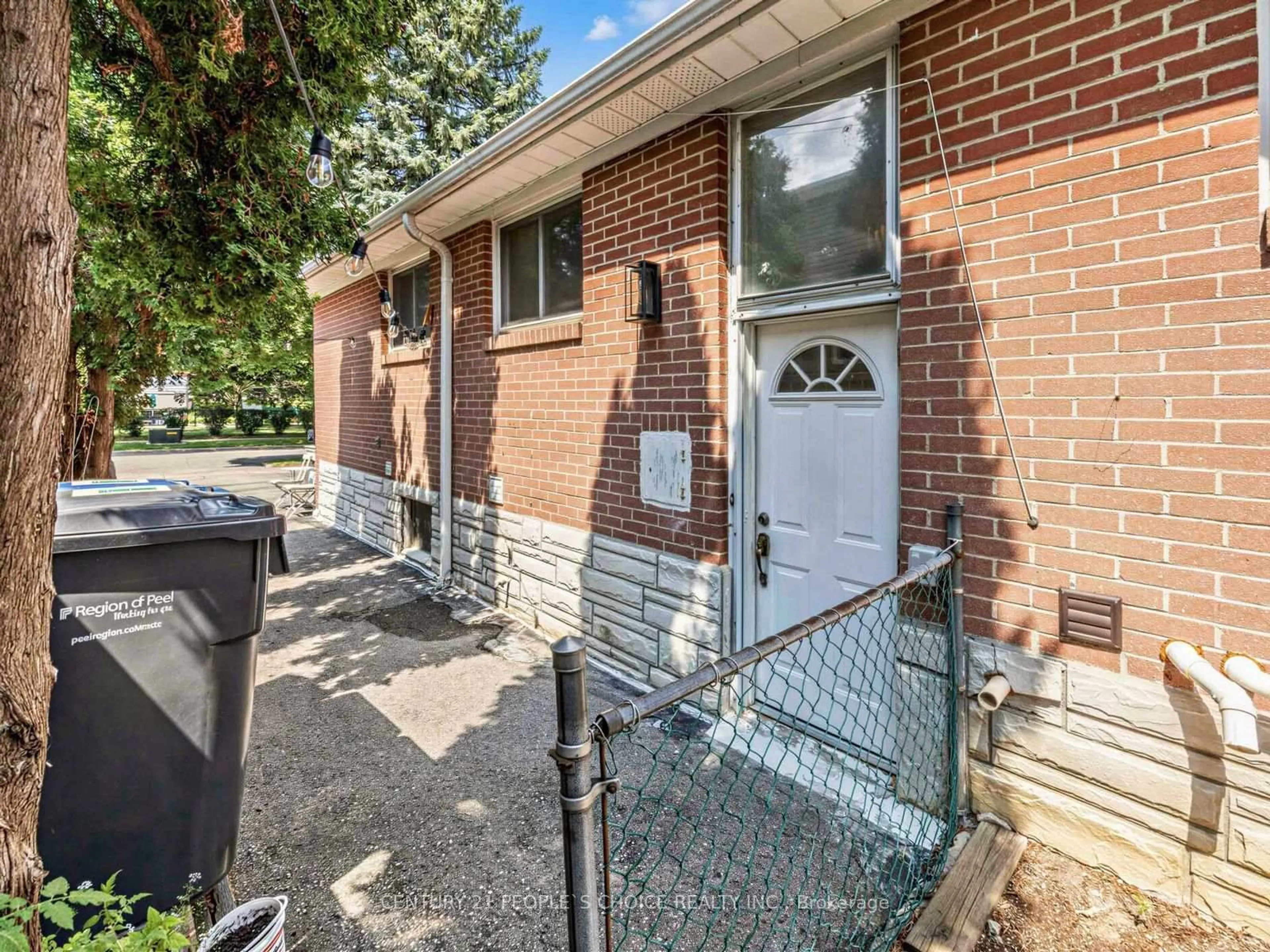 Home with brick exterior material, street for 1465 Glen Rutley Circ, Mississauga Ontario L4X 1Z8