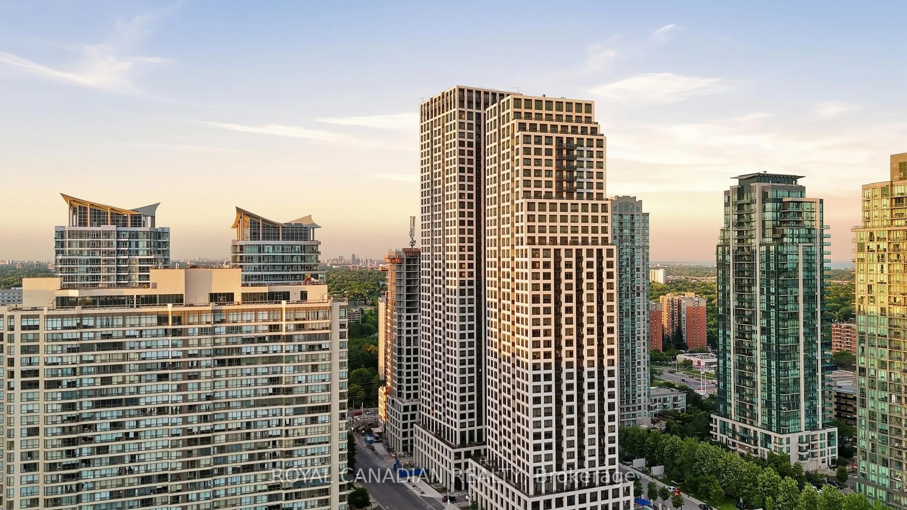 Unknown for 30 Elm Dr #PH 02, Mississauga Ontario L5B 0N6