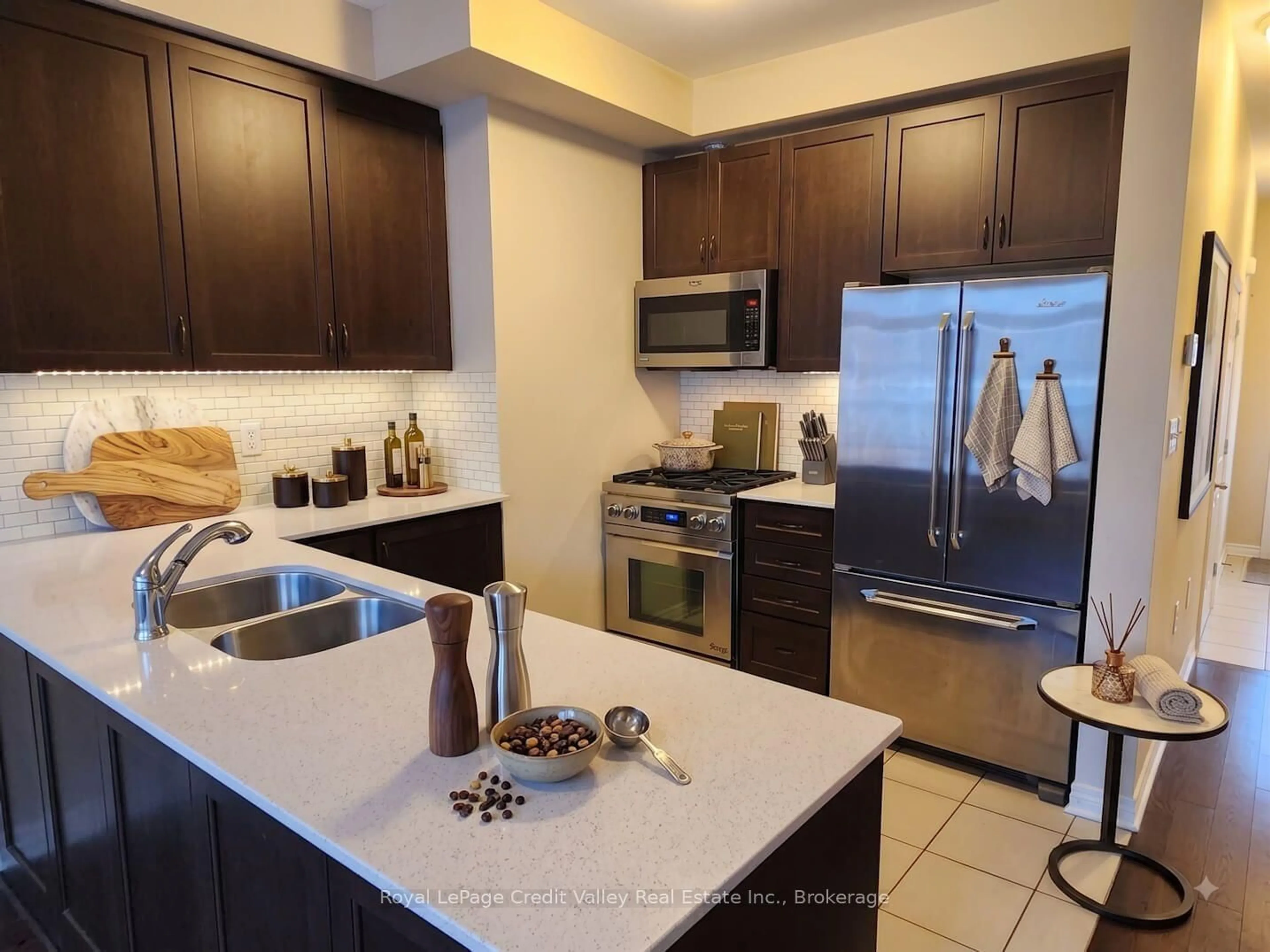 Standard kitchen, ceramic/tile floor for 53 Hogan Manor Dr, Brampton Ontario L7A 4V2