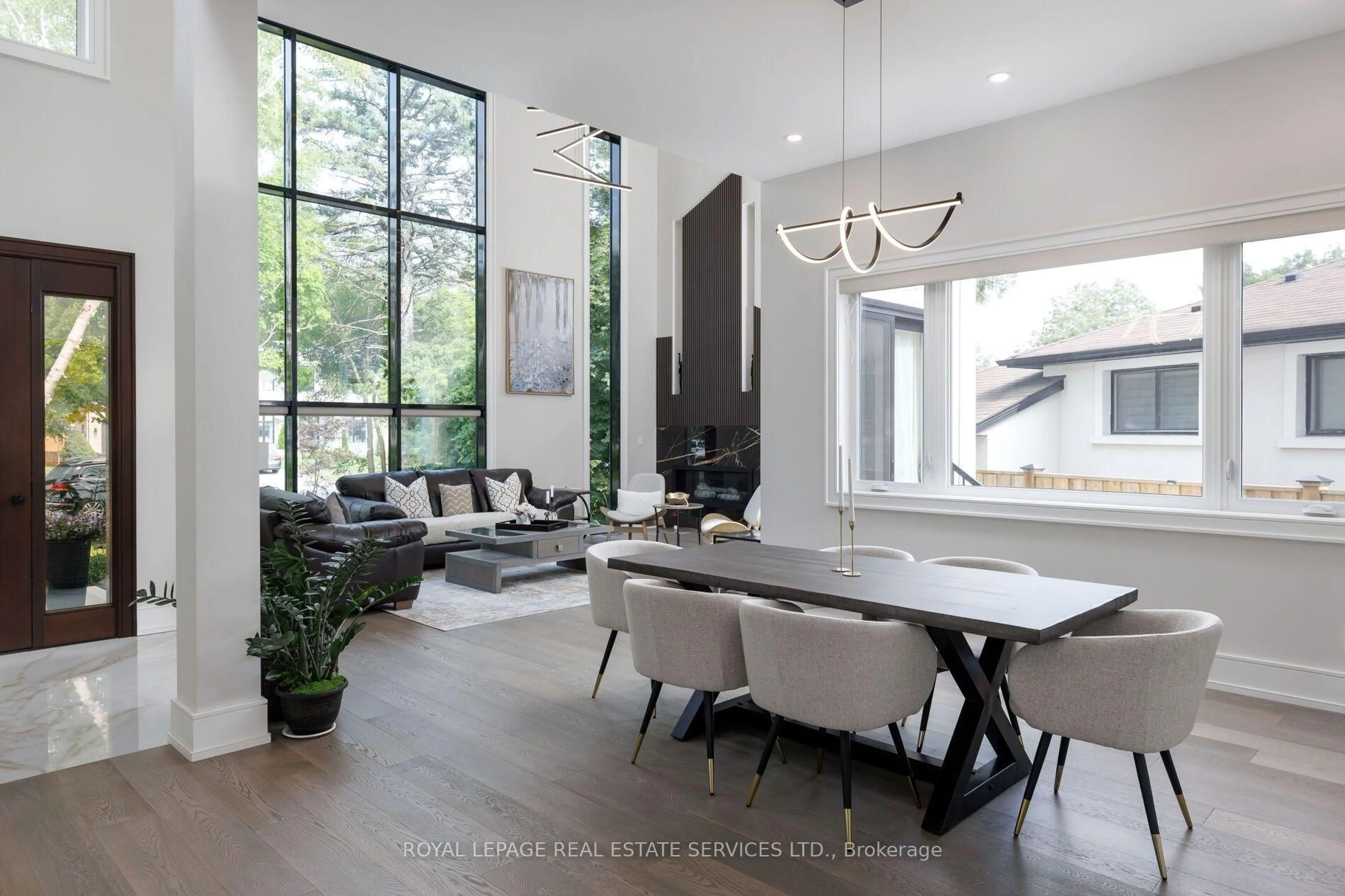 Dining room, unknown for 564 Stonecliffe Rd, Oakville Ontario L6L 4N9