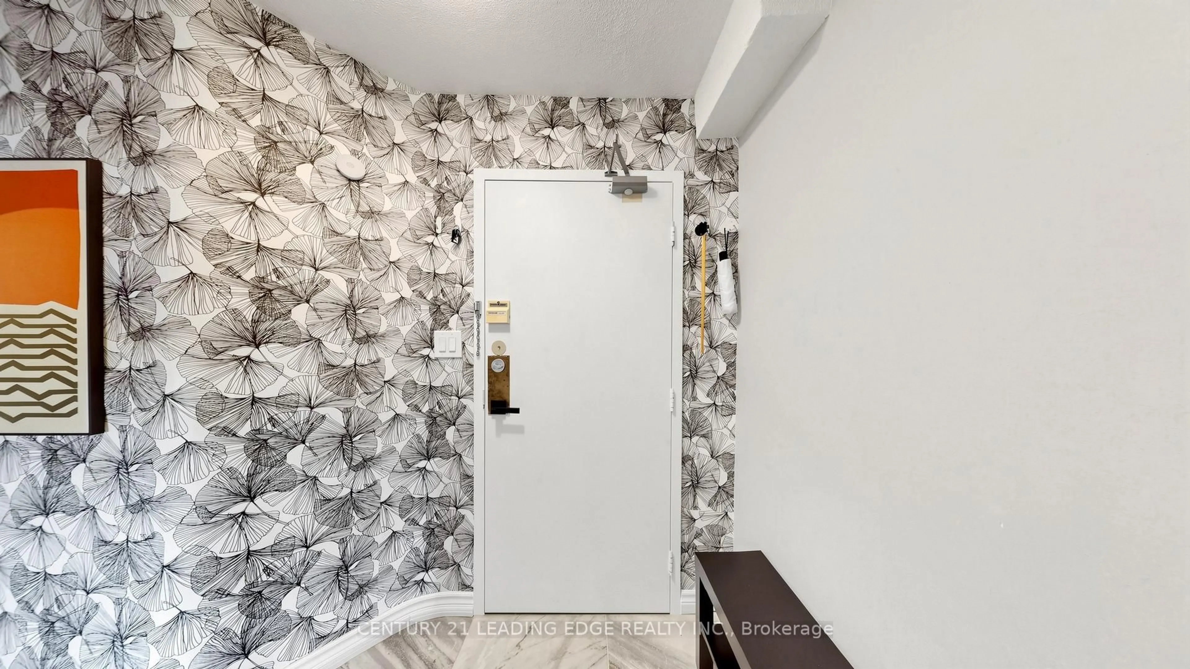 Indoor entryway for 11 Wincott Dr #914, Toronto Ontario M9R 2R9