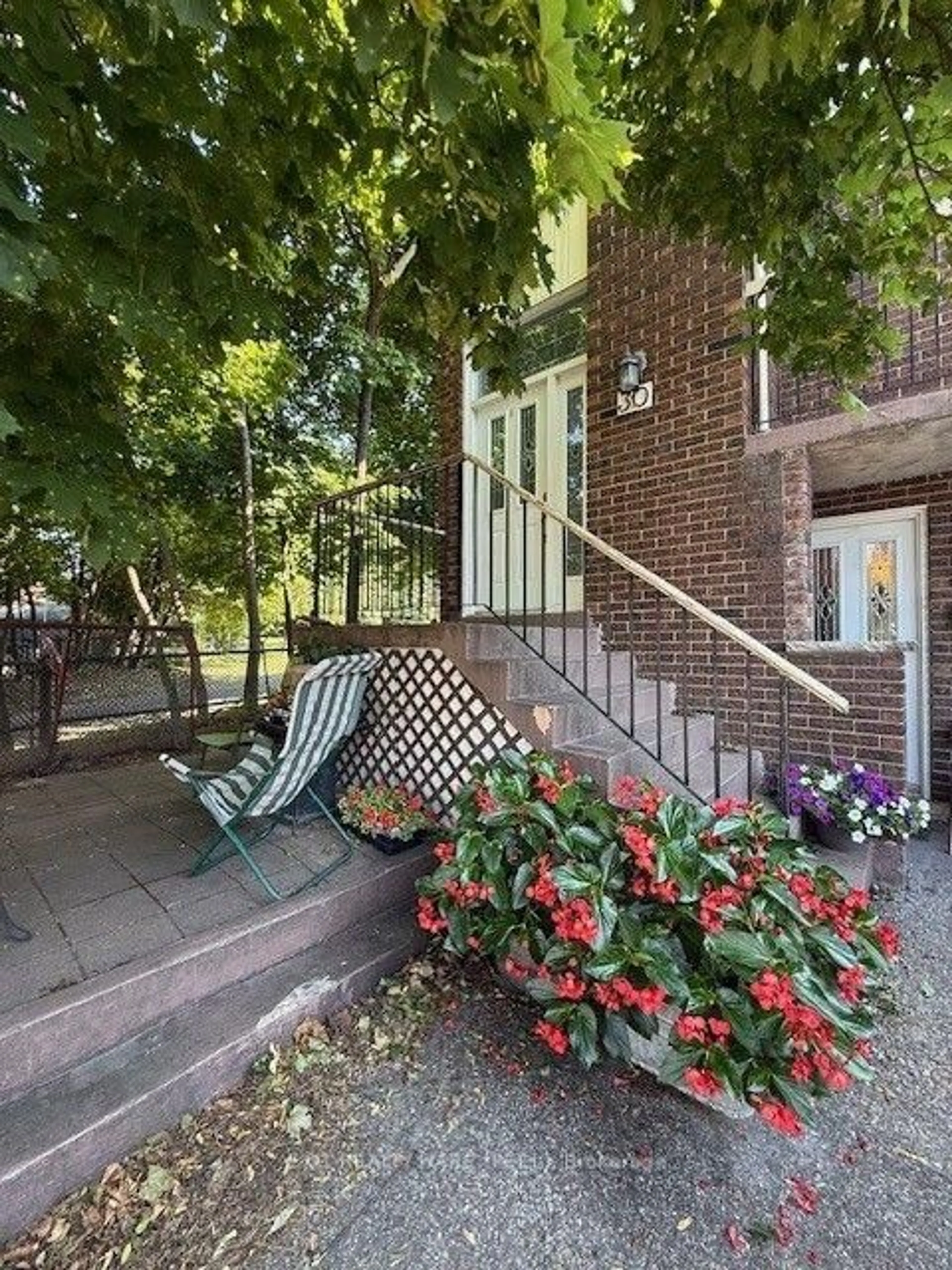 Unknown for 30 Thorsby Crt, Brampton Ontario L6V 3T9