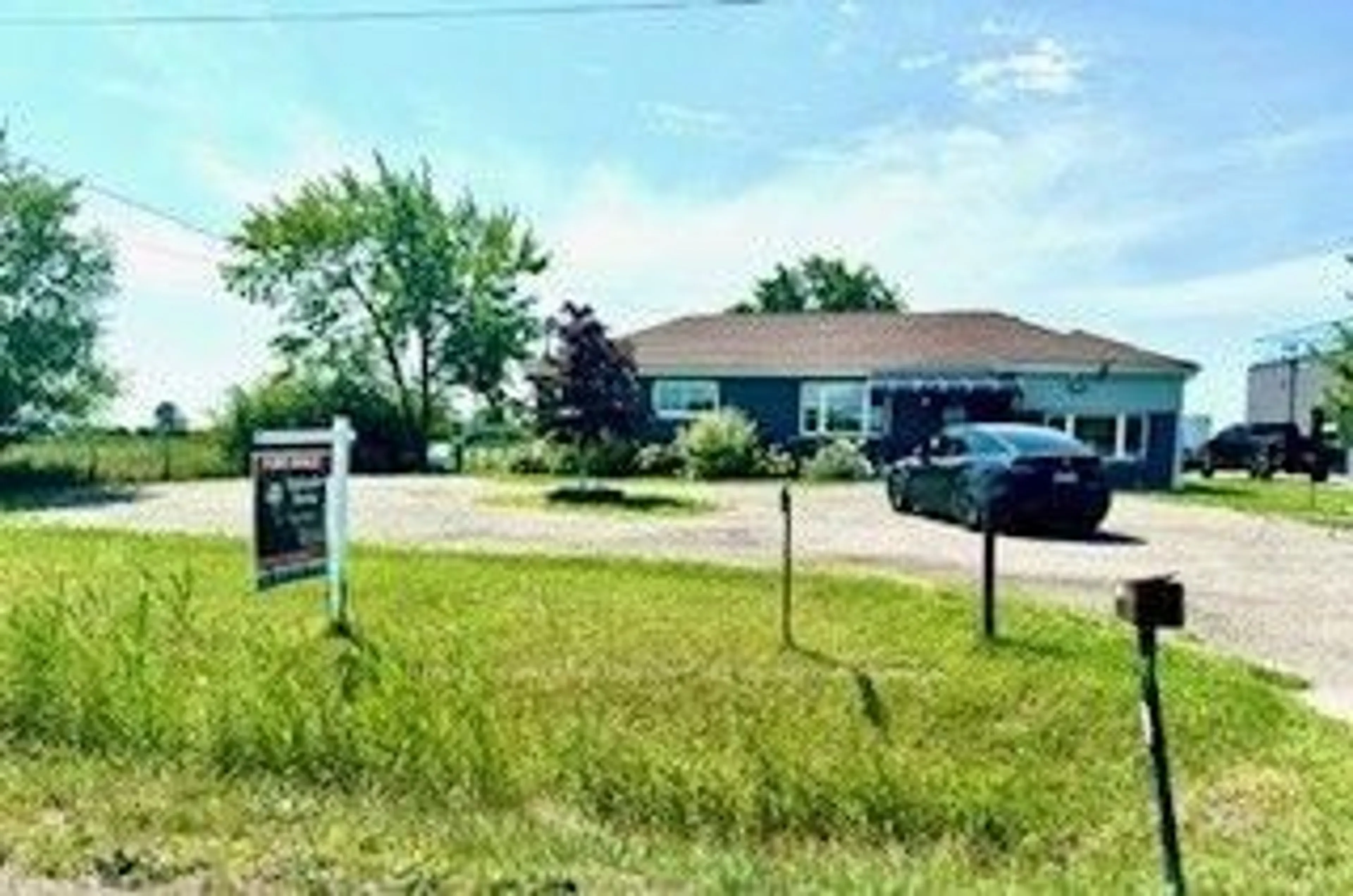 A pic from outside/outdoor area/front of a property/back of a property/a pic from drone, unknown for 13186 Airport Rd, Caledon Ontario L7C 2W3