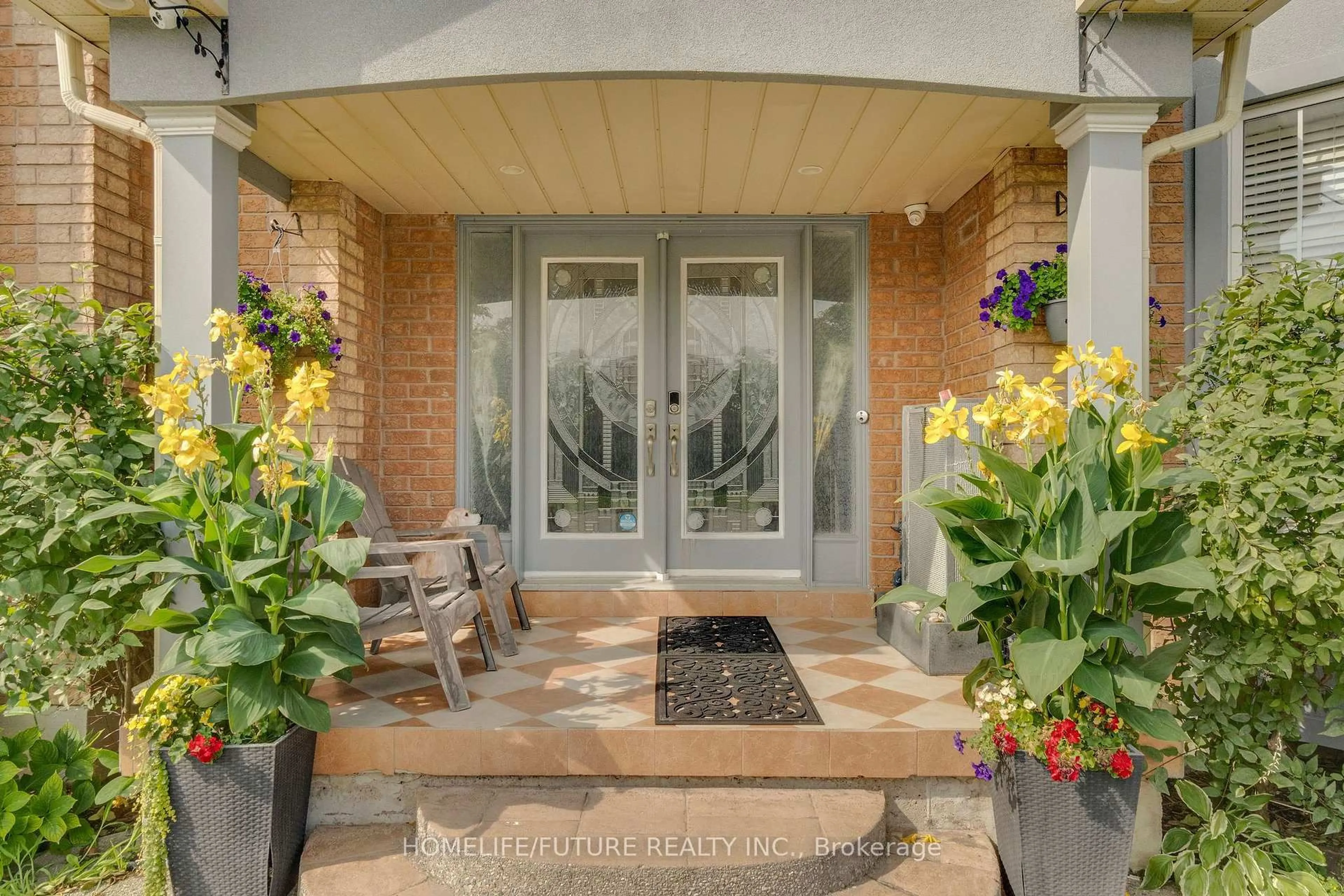 Indoor entryway for 5351 Rose Ridge Cres, Mississauga Ontario L5M 7C3