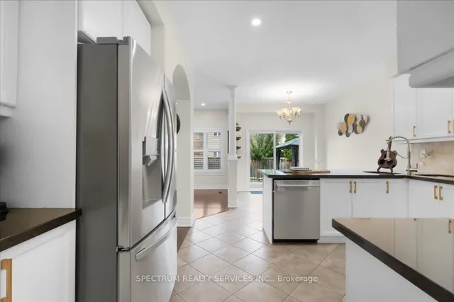 1379 Rolph Terr, Milton 5