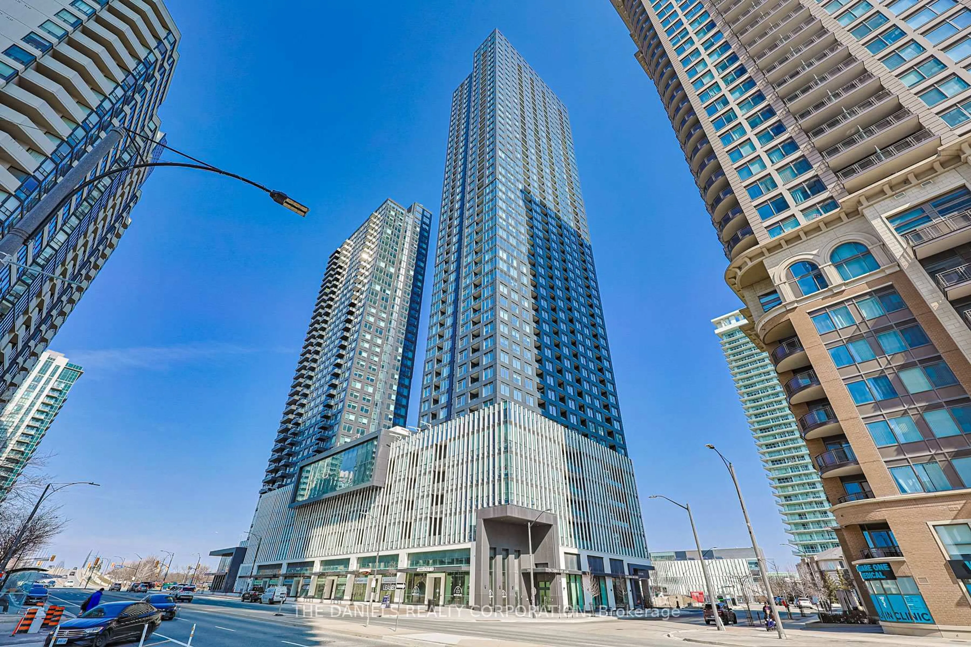 Indoor foyer for 395 Square One Dr #1104, Mississauga Ontario L5B 0P6