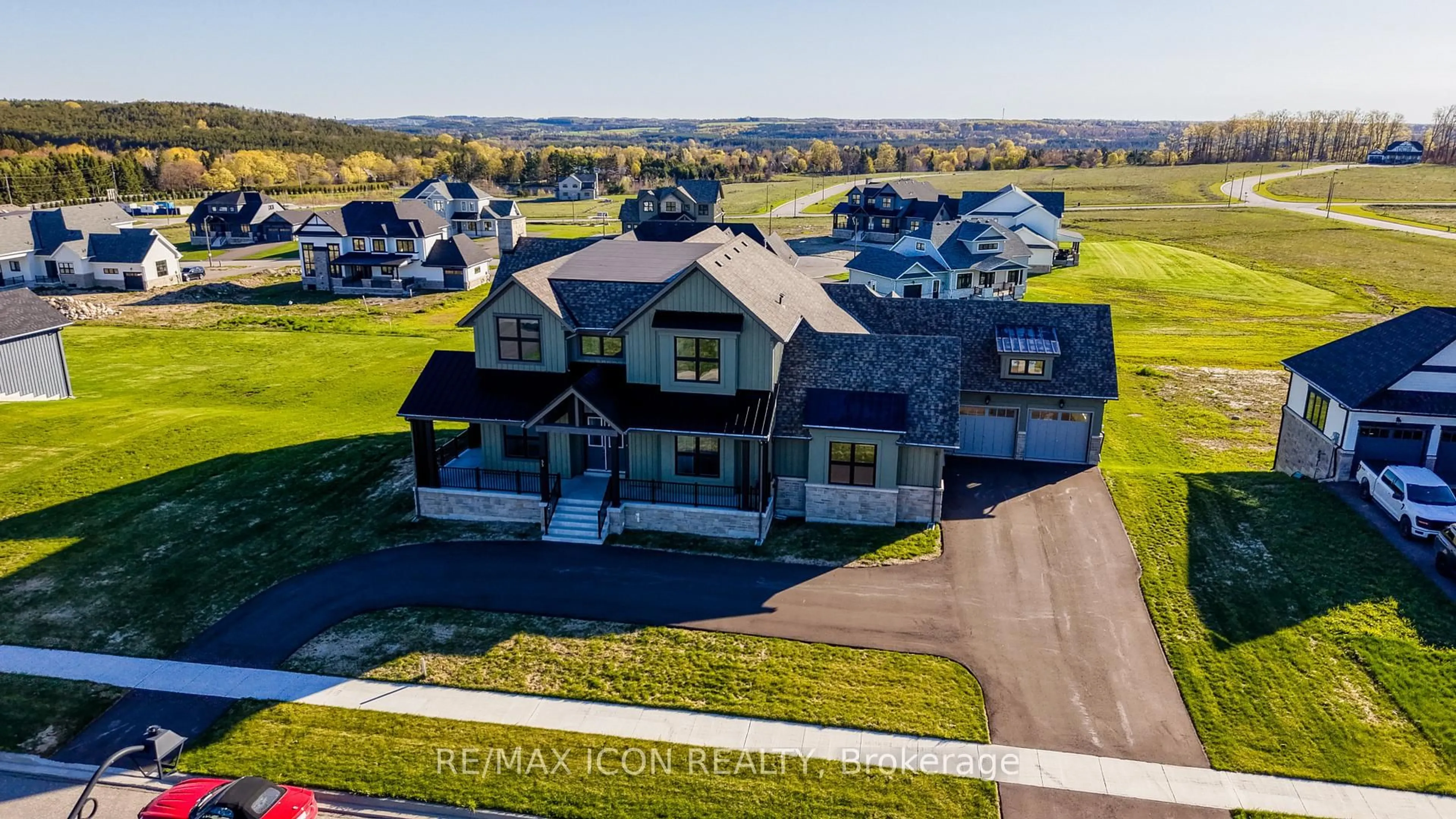 A pic from outside/outdoor area/front of a property/back of a property/a pic from drone, unknown for 55 William Crisp Dr, Caledon Ontario L7K 2R7