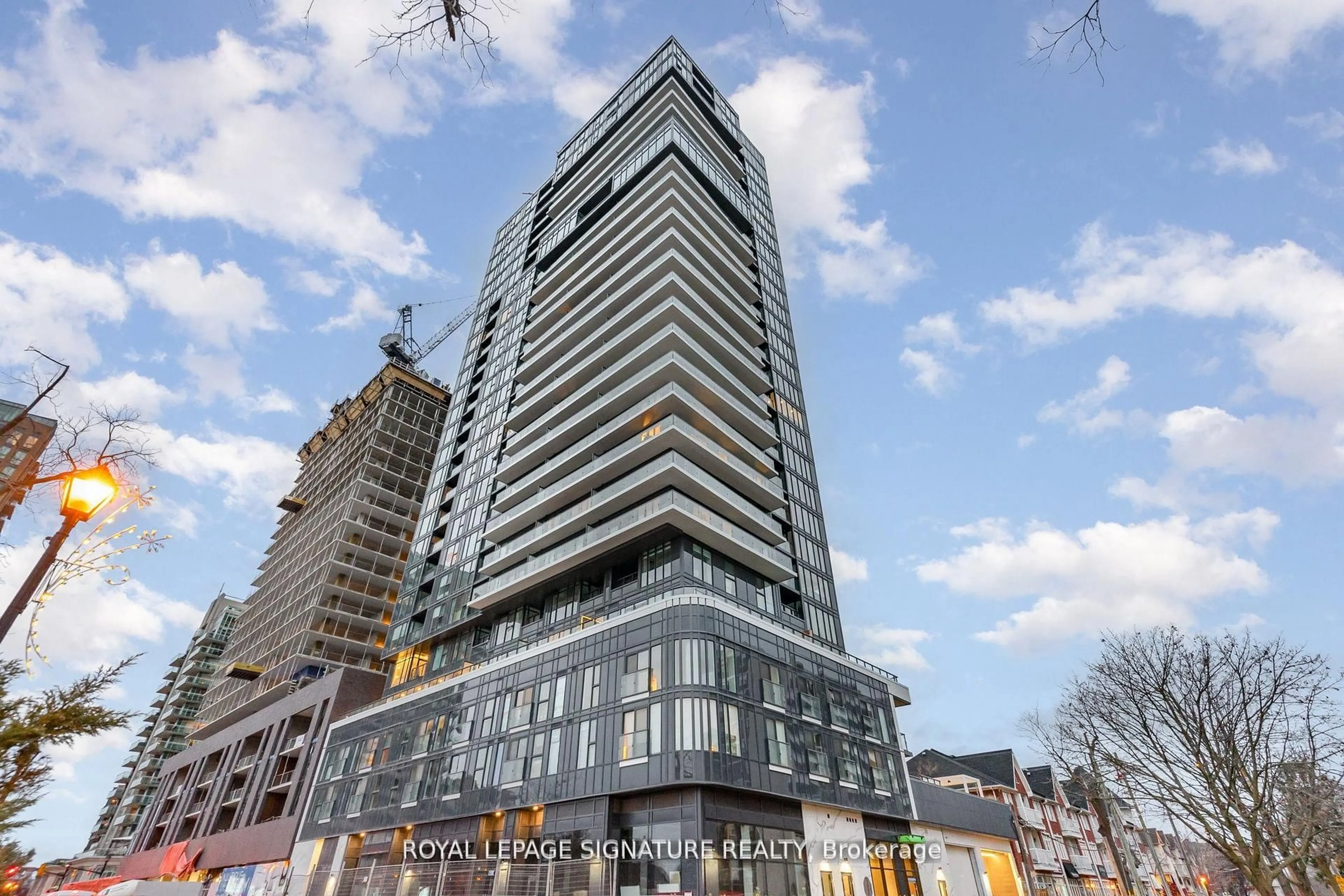 Unknown for 370 Martha St #304, Burlington Ontario L7R 0G9