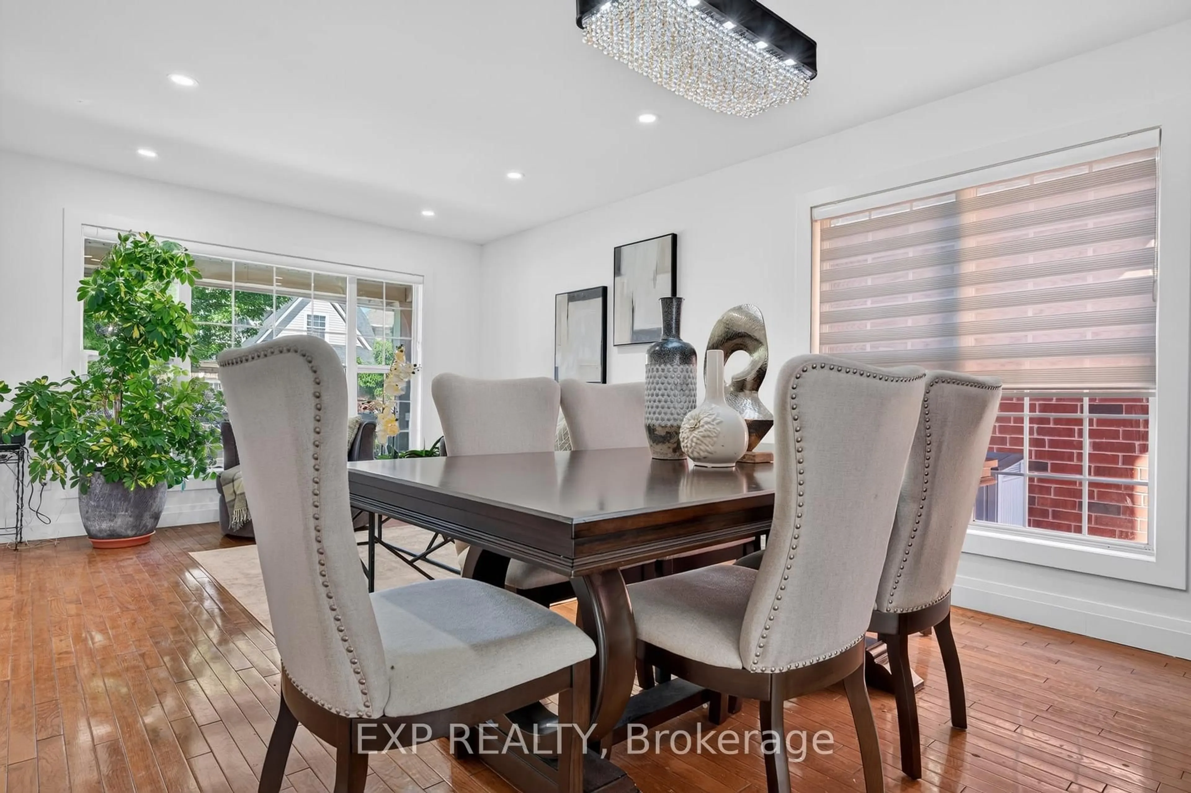 Dining room, unknown for 664 Dolby Cres, Milton Ontario L9T 5V5