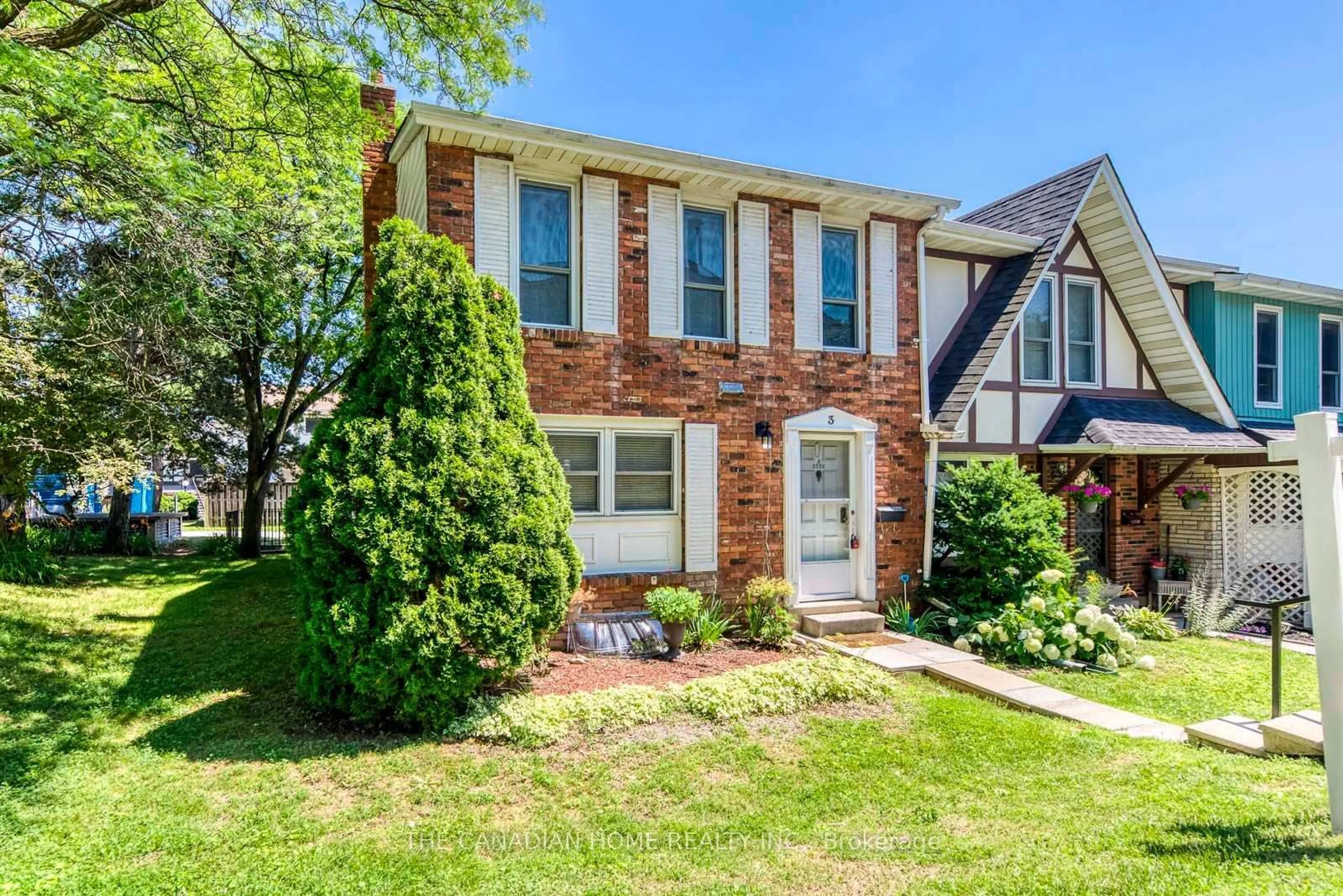 Home with brick exterior material, street for 2226 Upper Middle Rd #3, Burlington Ontario L7P 2Z9