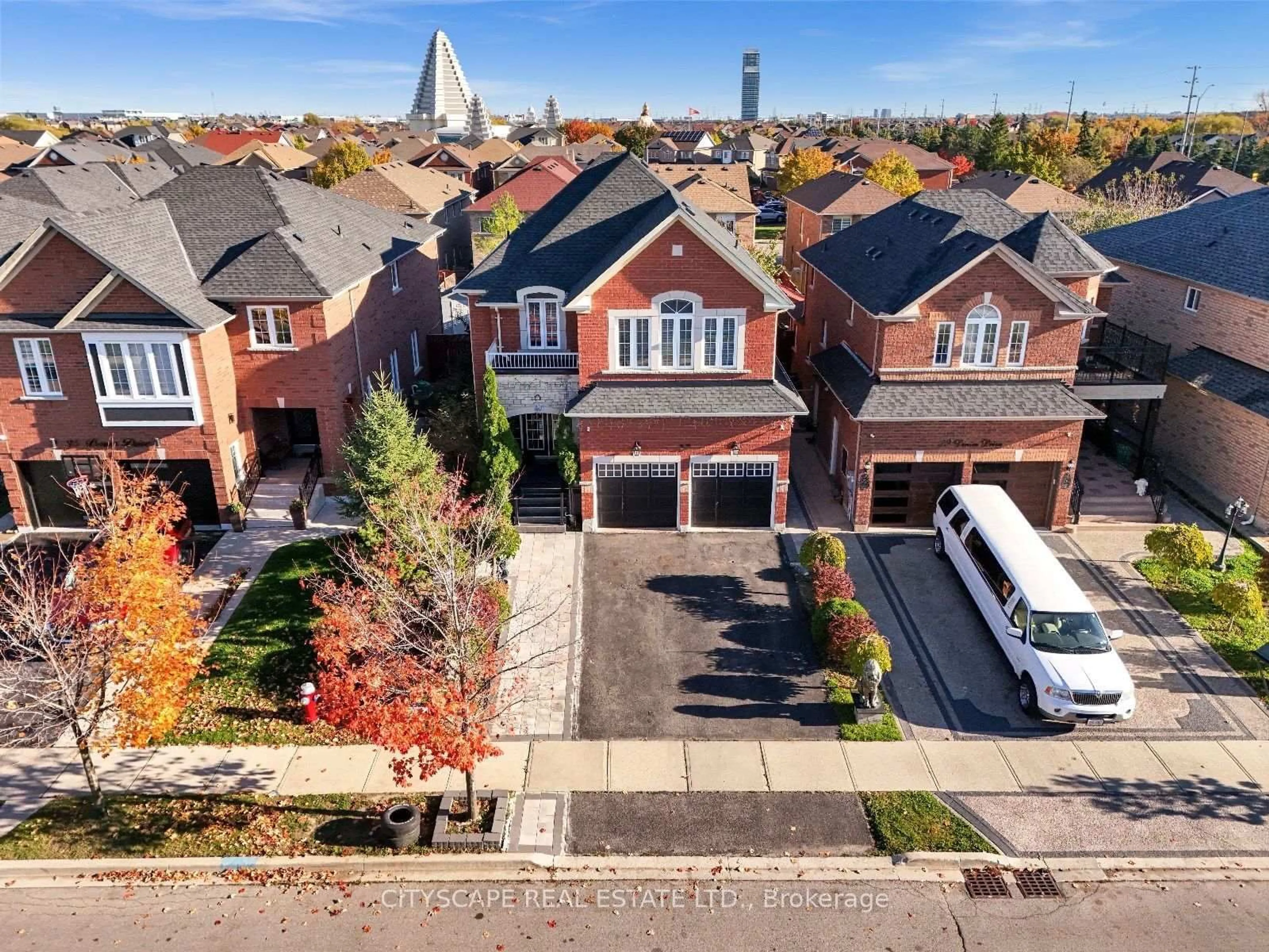 A pic from outside/outdoor area/front of a property/back of a property/a pic from drone, street for 37 Denim Dr, Brampton Ontario L6P 2R3