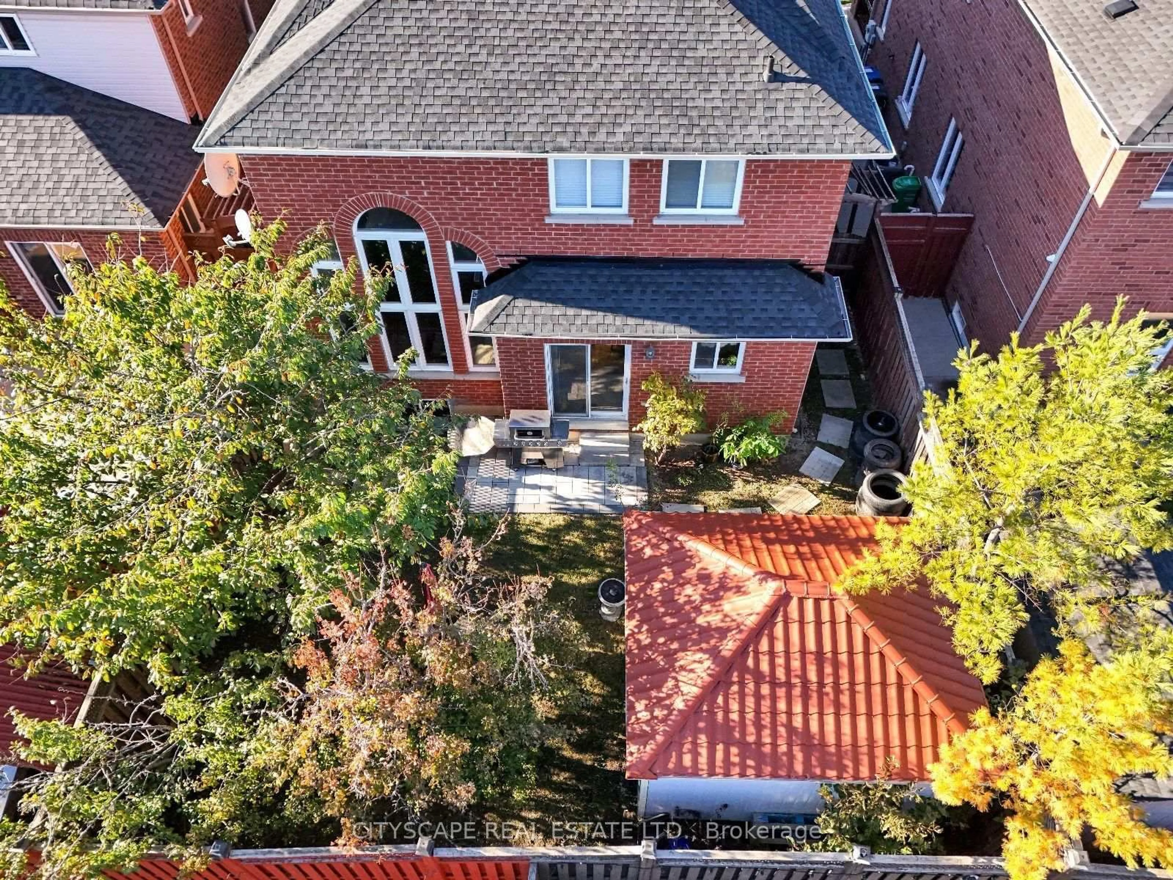 A pic from outside/outdoor area/front of a property/back of a property/a pic from drone, city buildings view from balcony for 37 Denim Dr, Brampton Ontario L6P 2R3