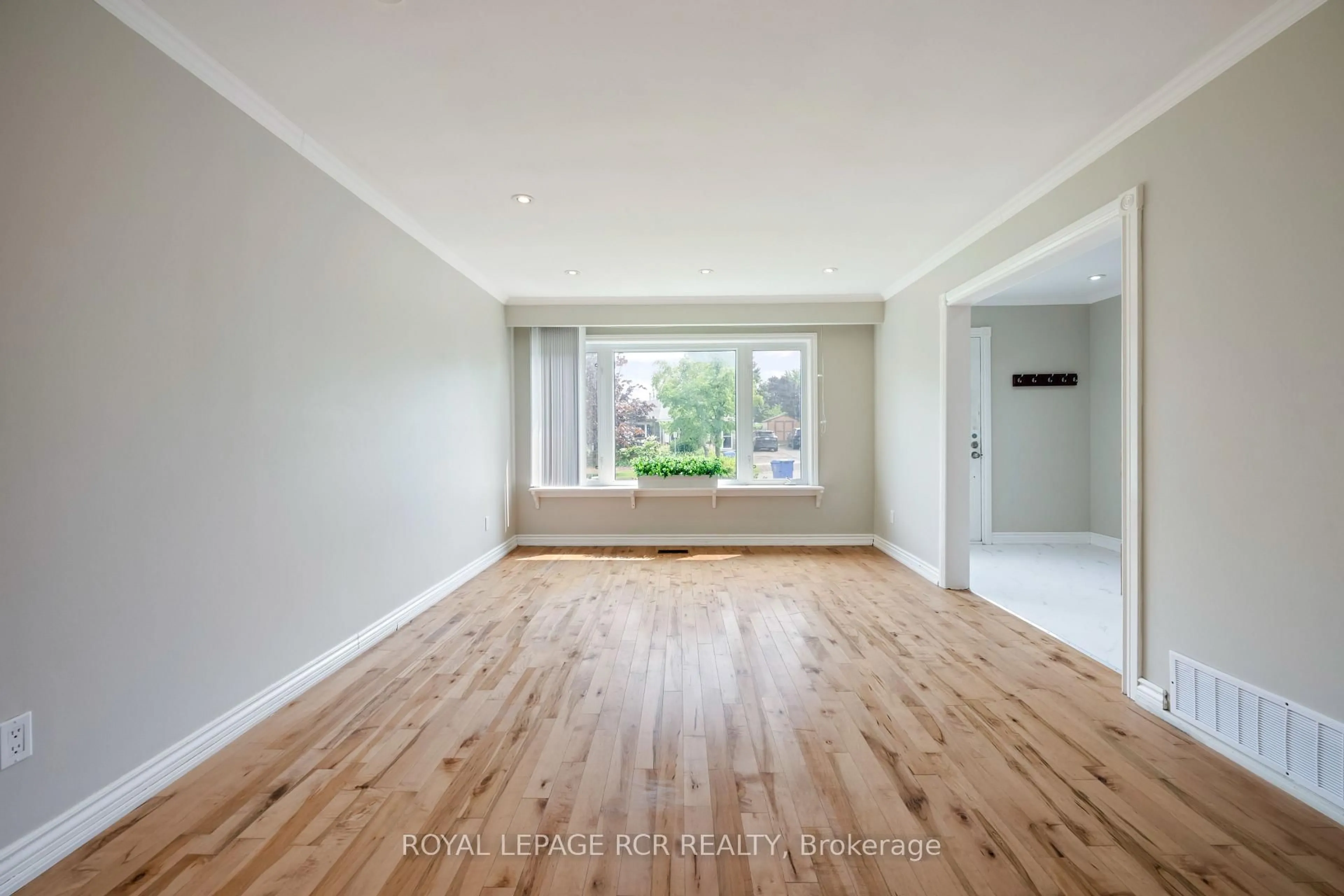 A pic of a room for 19 Oxford St, Orangeville Ontario L9W 3P4