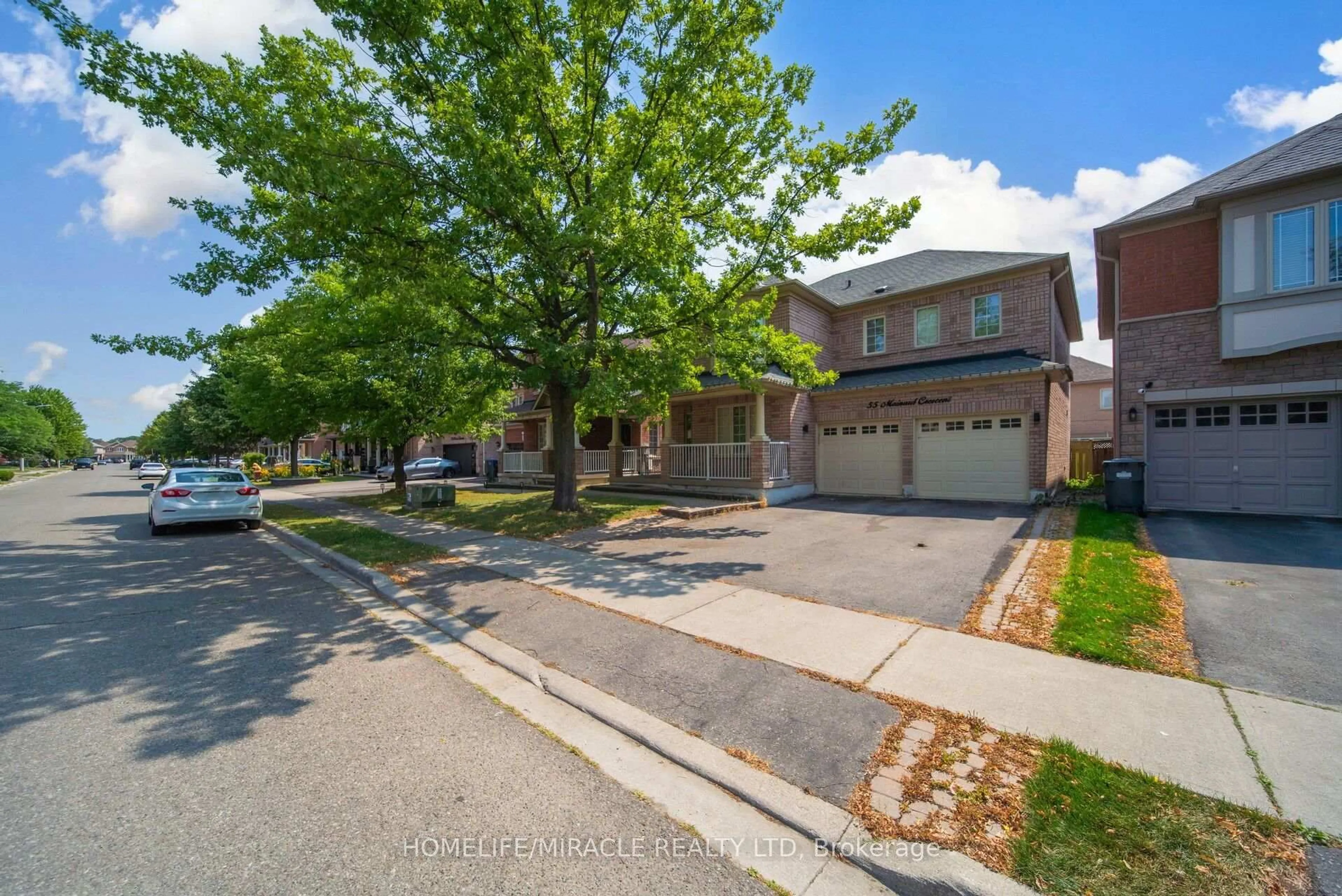 A pic from outside/outdoor area/front of a property/back of a property/a pic from drone, street for 55 Mainard Cres, Brampton Ontario L6R 2T8