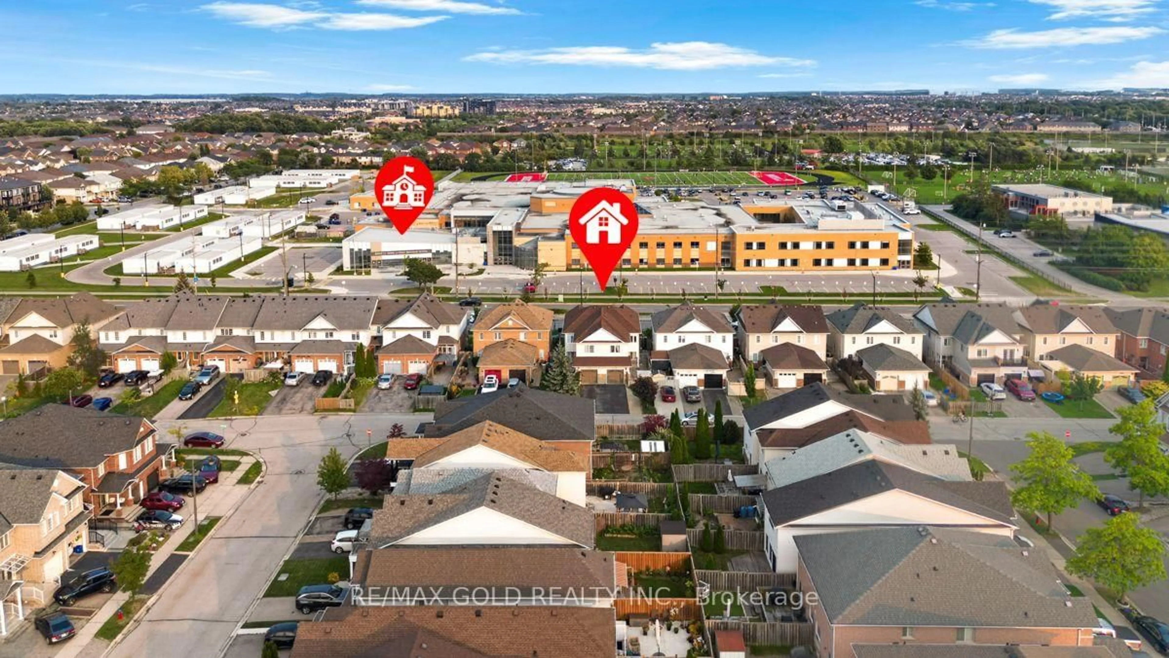 A pic from outside/outdoor area/front of a property/back of a property/a pic from drone, unknown for 1110 DAVIS Lane, Milton Ontario L9T 5P9