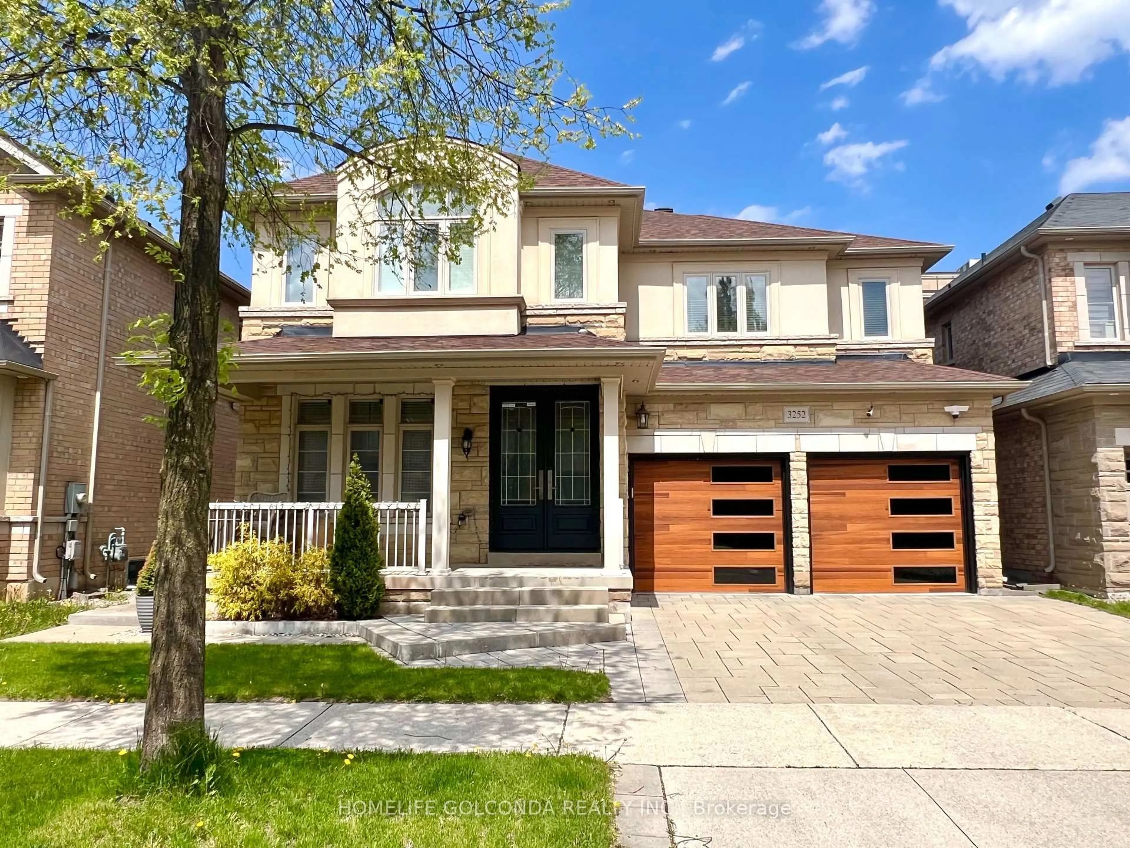 Home with brick exterior material, street for 3252 Larry Cres, Oakville Ontario L6M 0S9